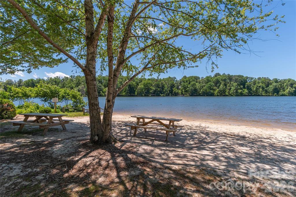 308 Fennel Dun Circle Property Photo 29