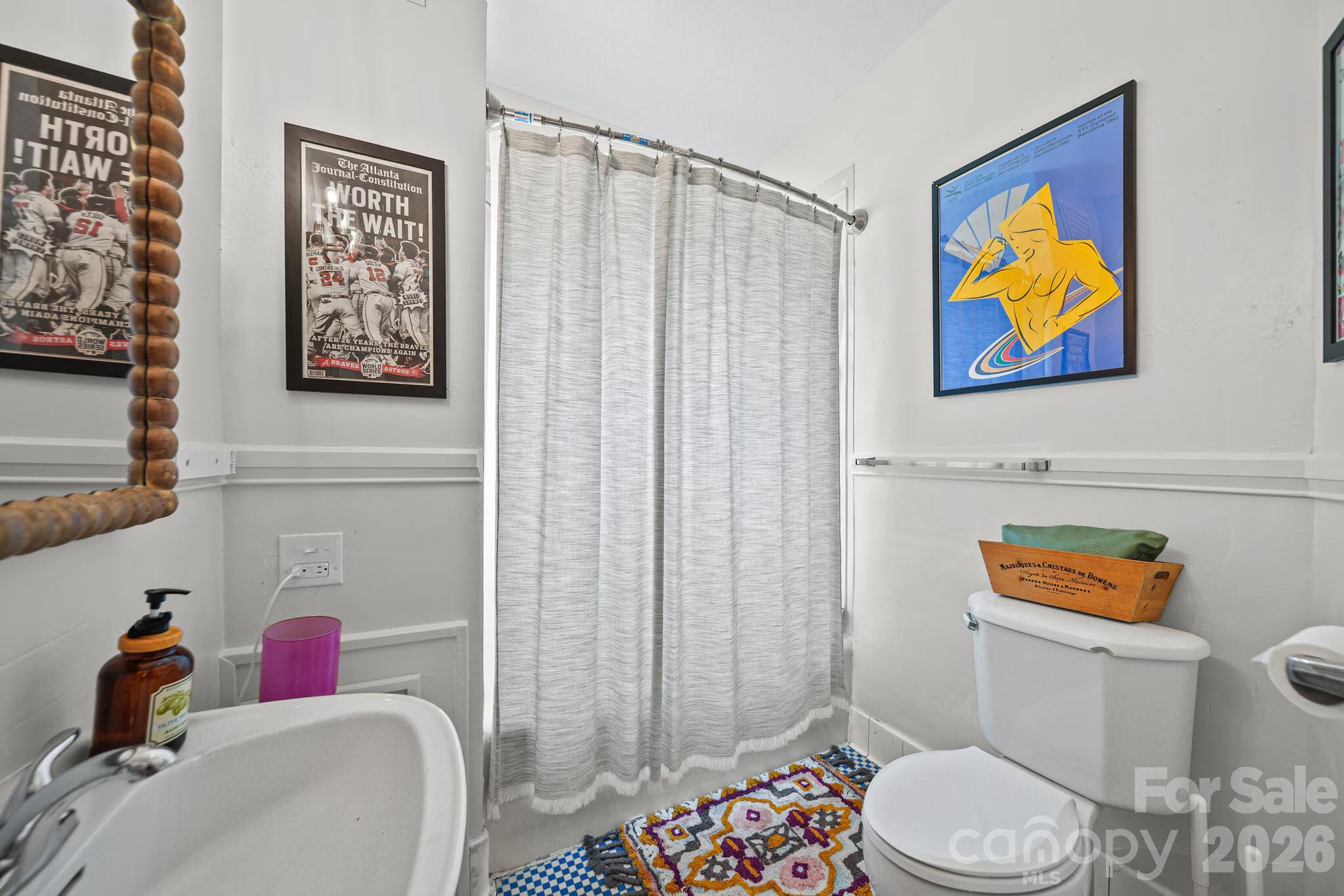 610 Hawthorne Lane Property Photo 10