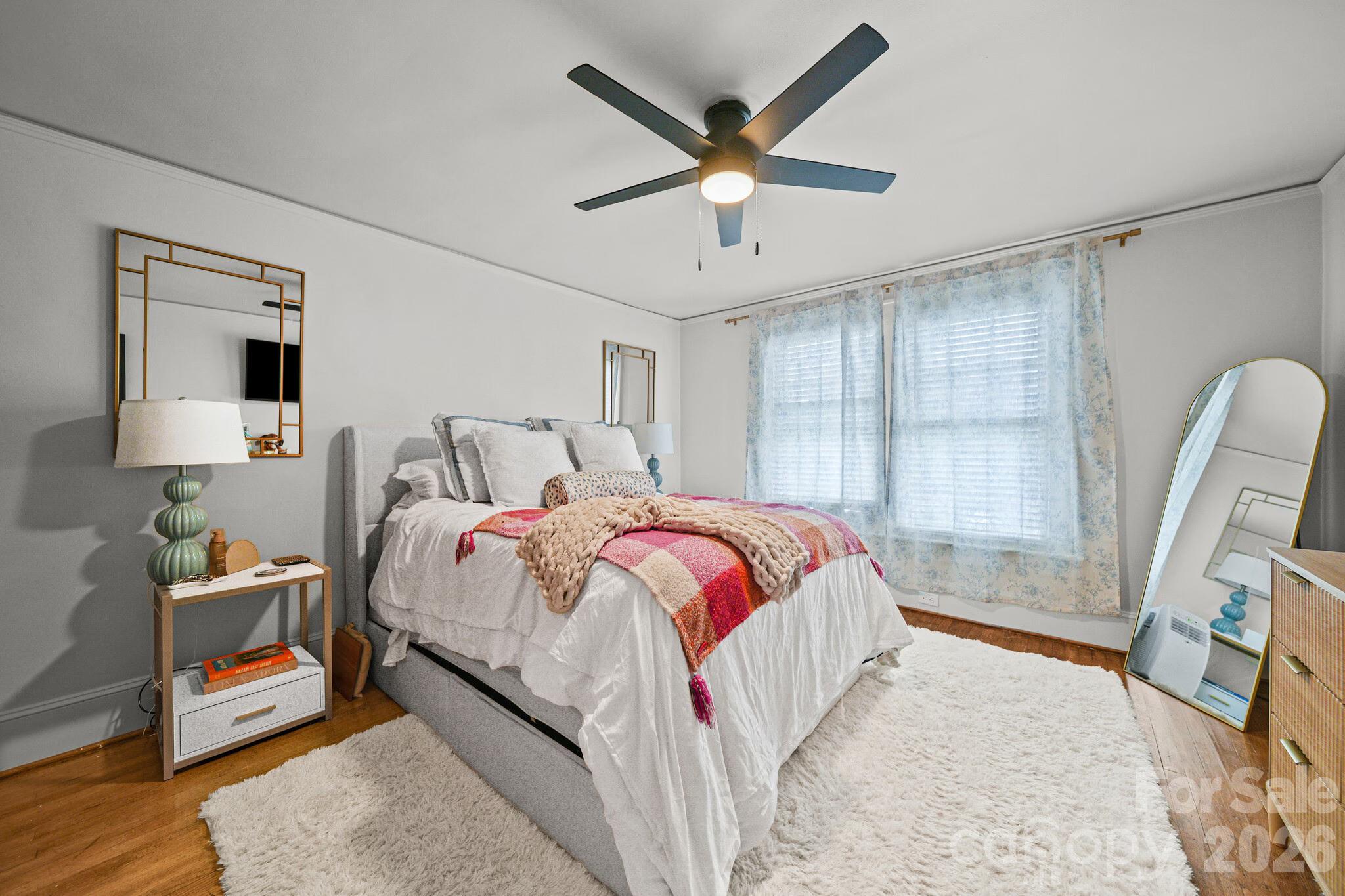 610 Hawthorne Lane Property Photo 12