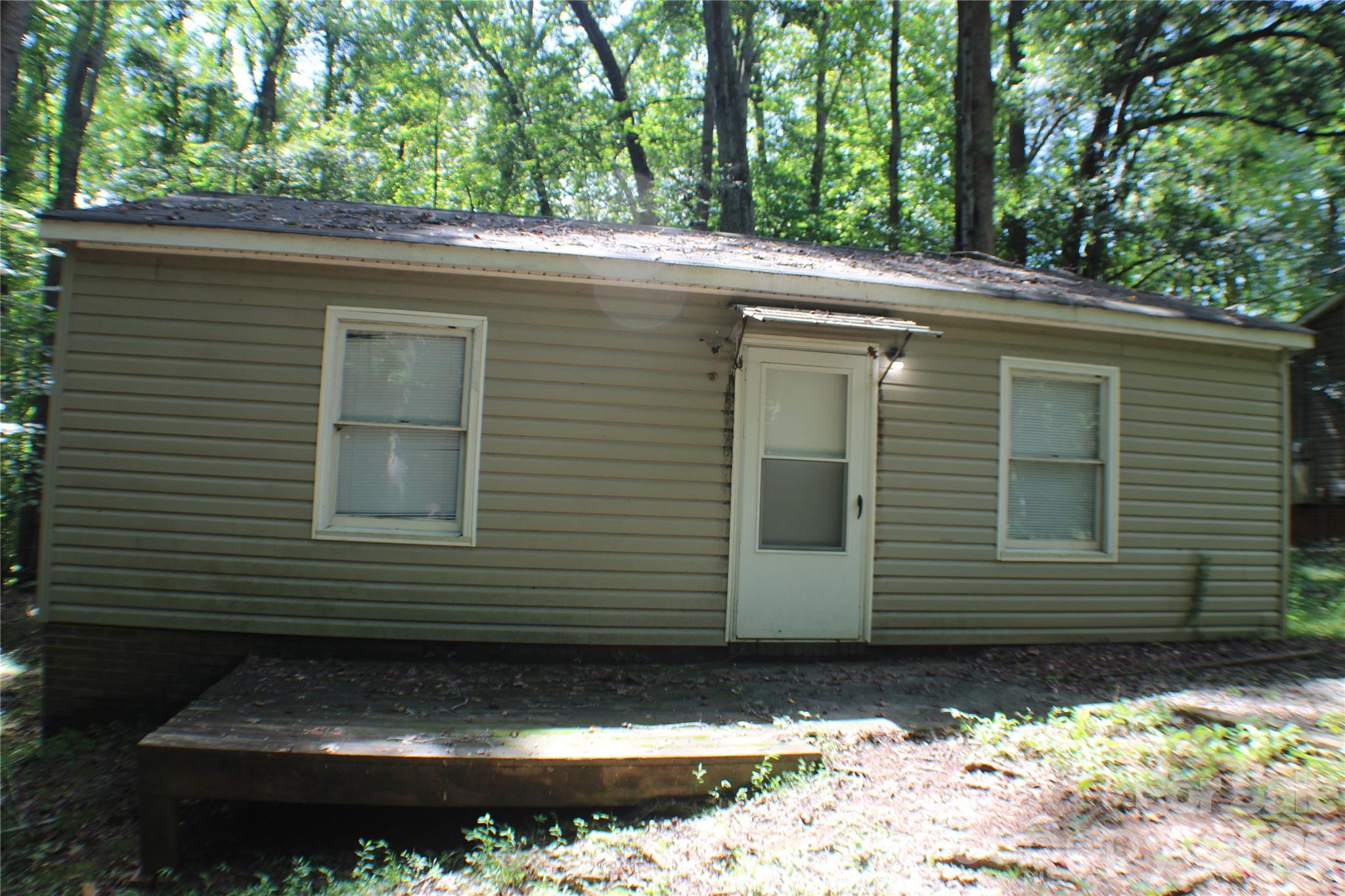 6804 Glover Lane Property Photo 1