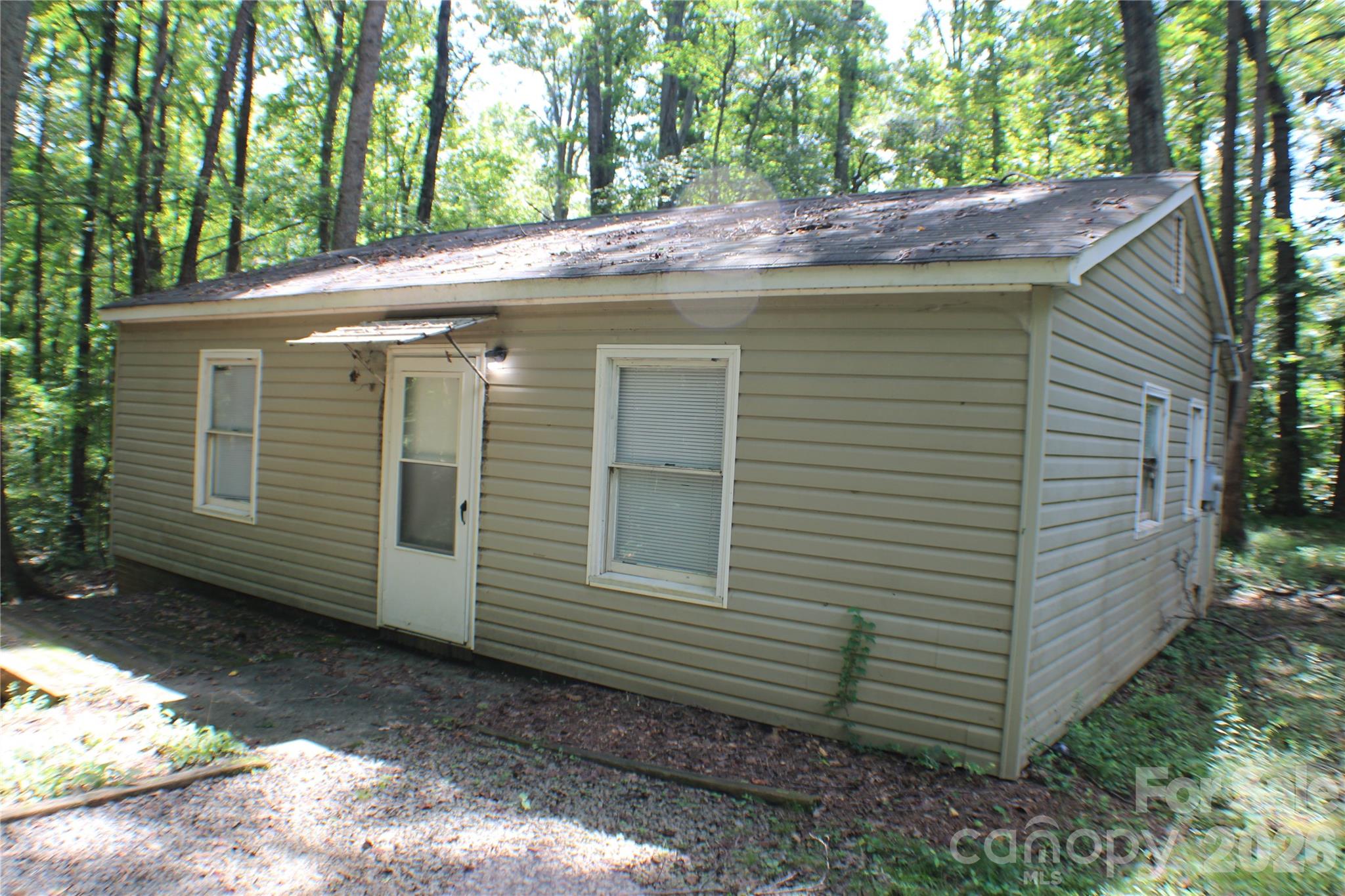 6804 Glover Lane Property Photo 2
