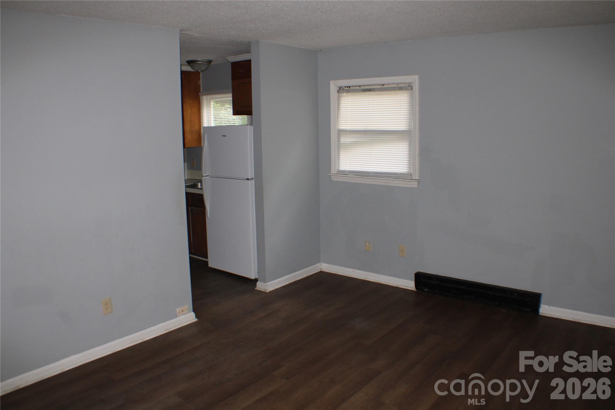 6804 Glover Lane Property Photo 3