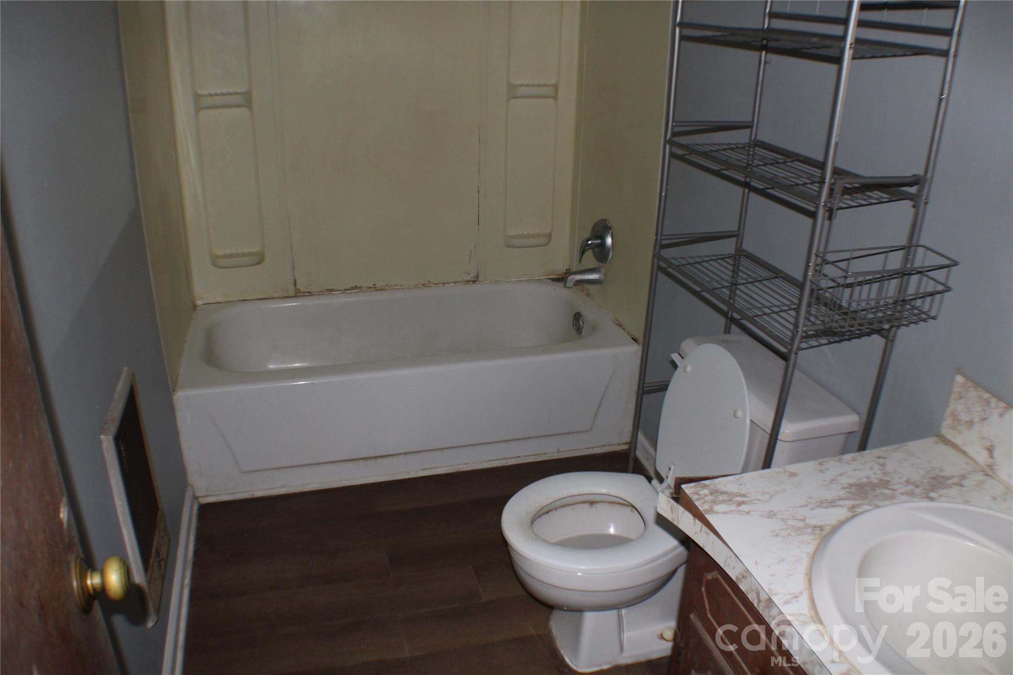 6804 Glover Lane Property Photo 6