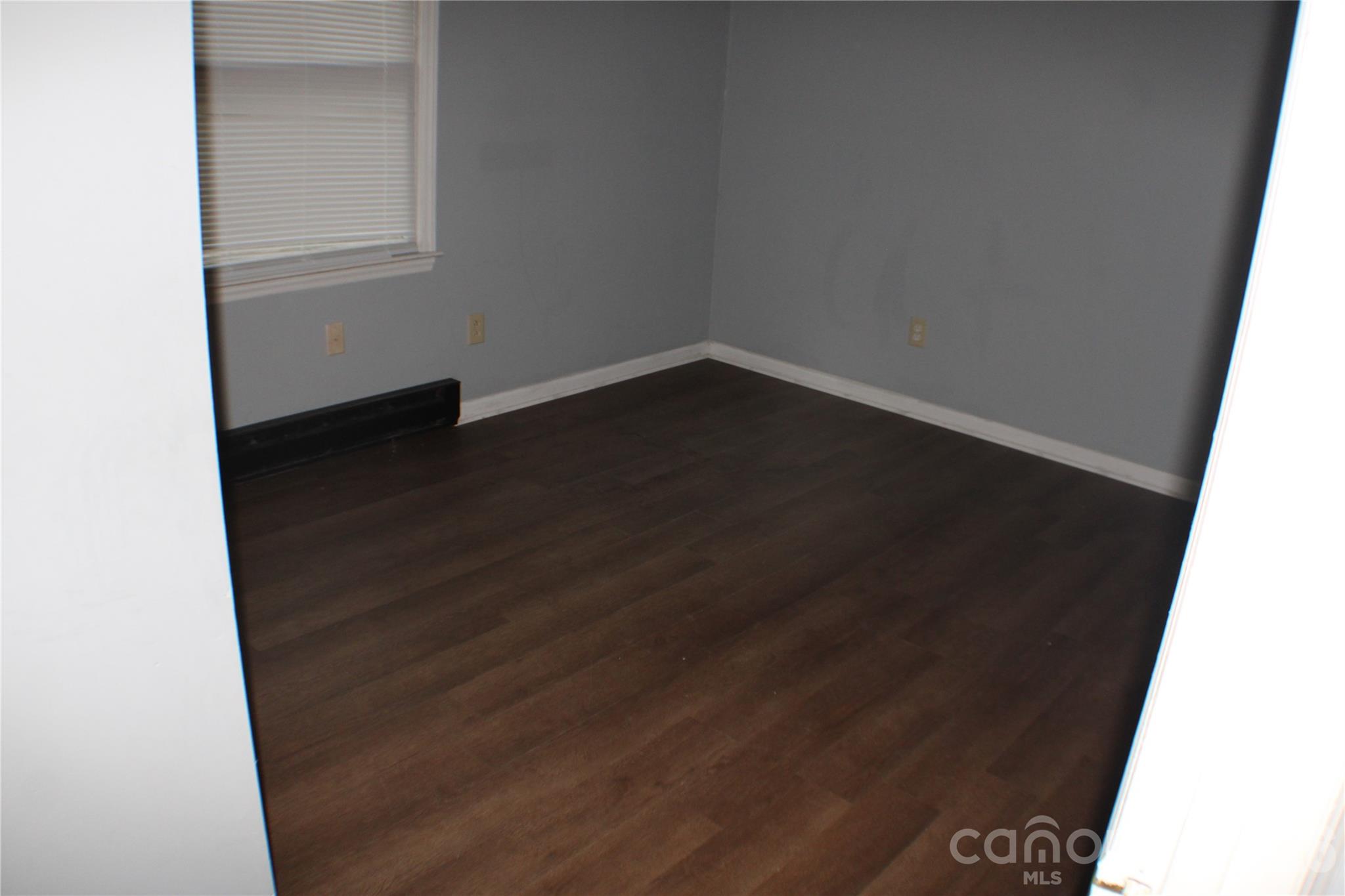 6804 Glover Lane Property Photo 7
