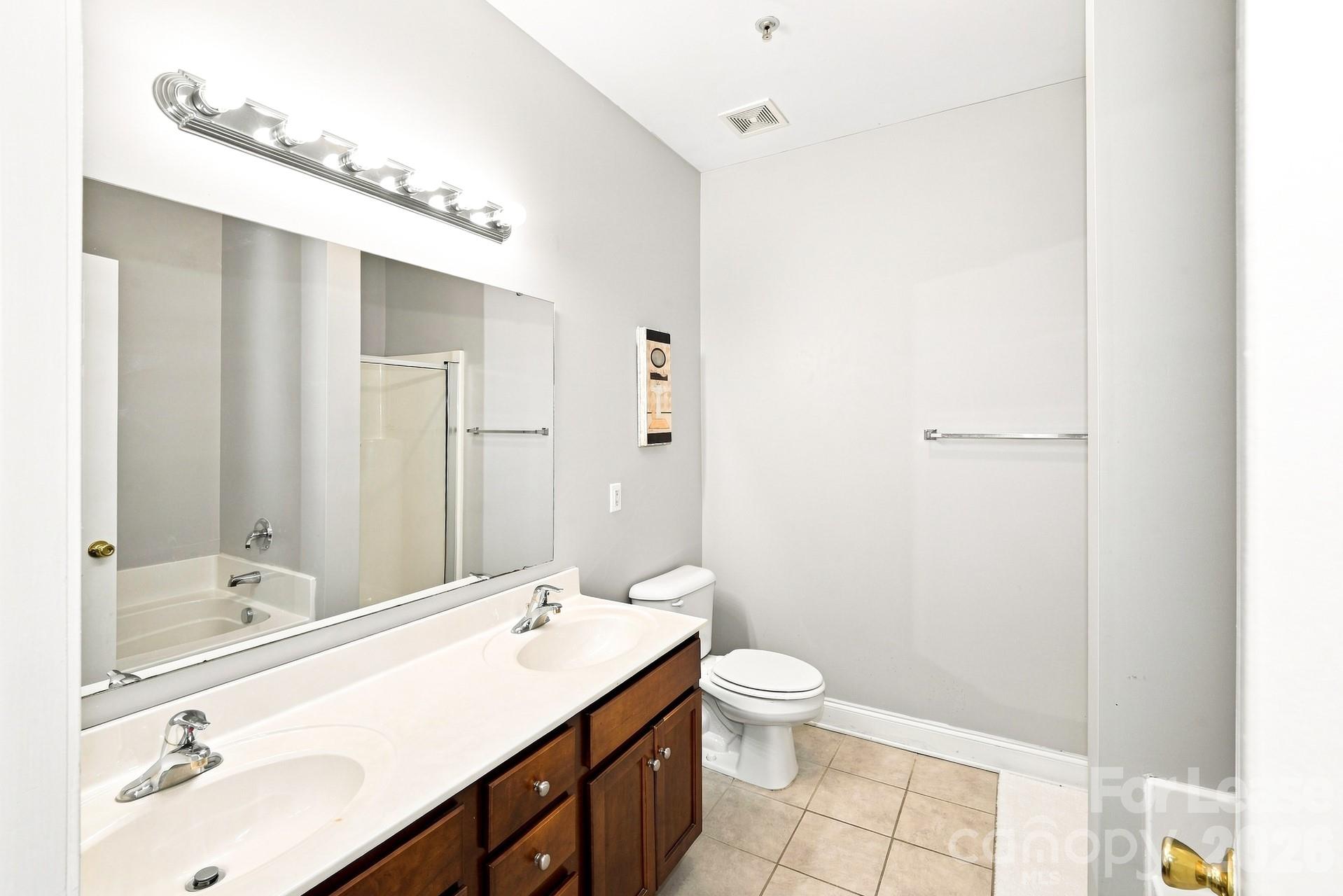 21136 Kimbrough Lane Property Photo 7