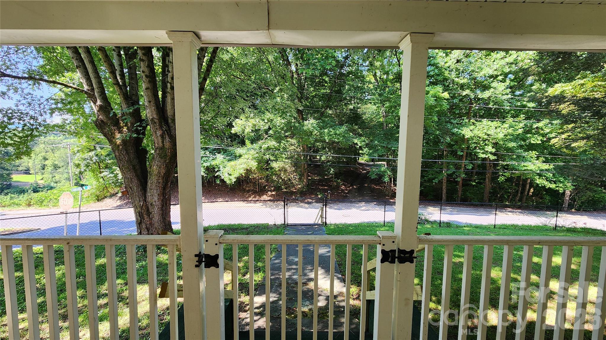 844 Connahetta Street Property Photo 3