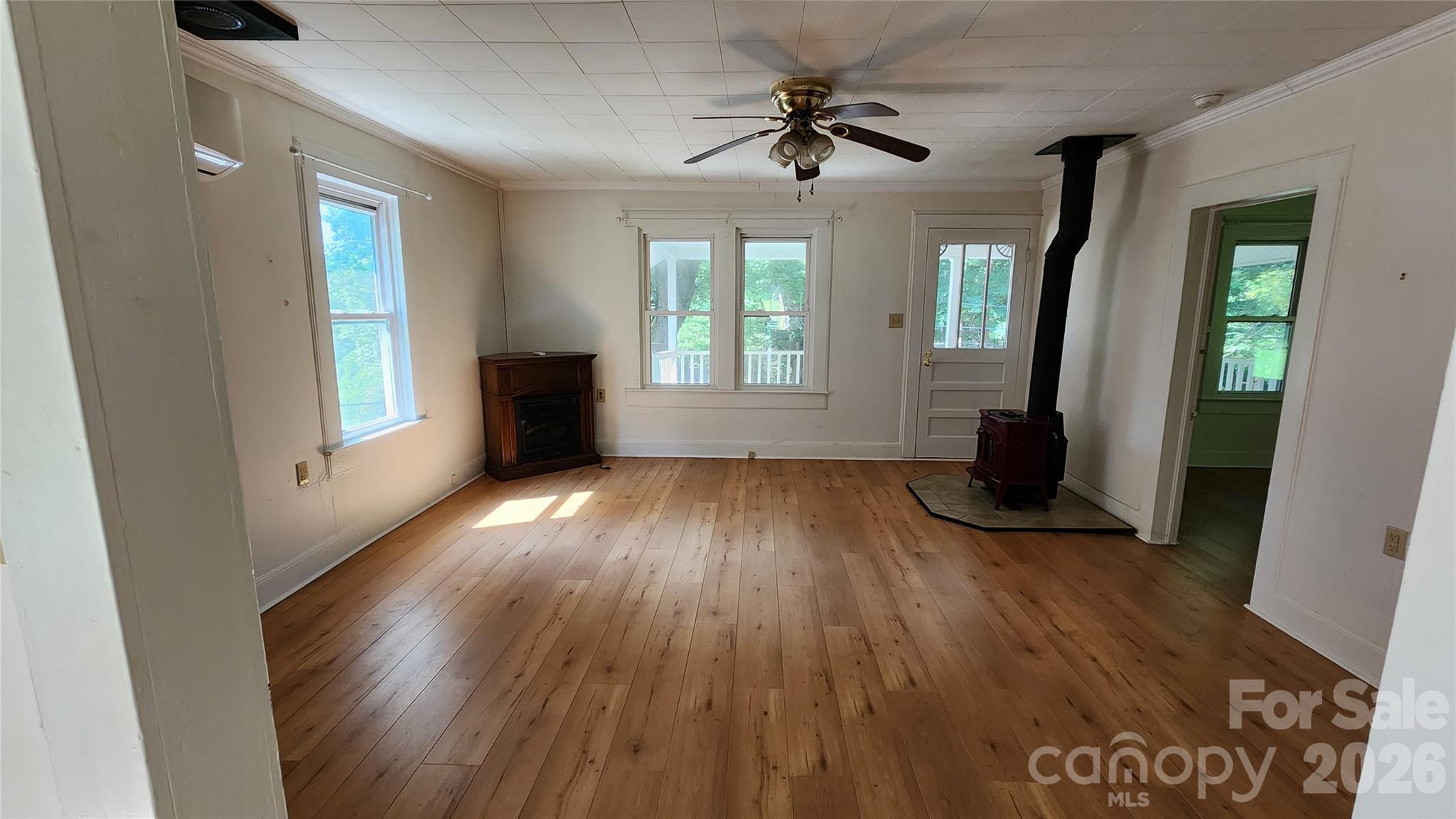 844 Connahetta Street Property Photo 11