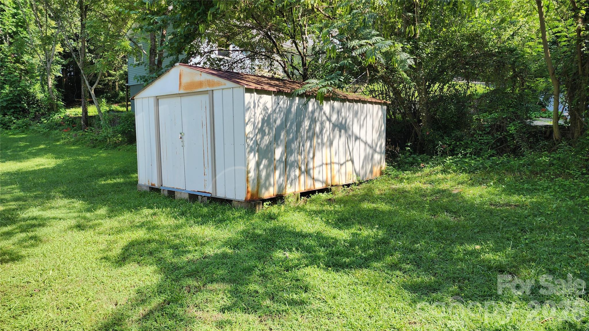 844 Connahetta Street Property Photo 25