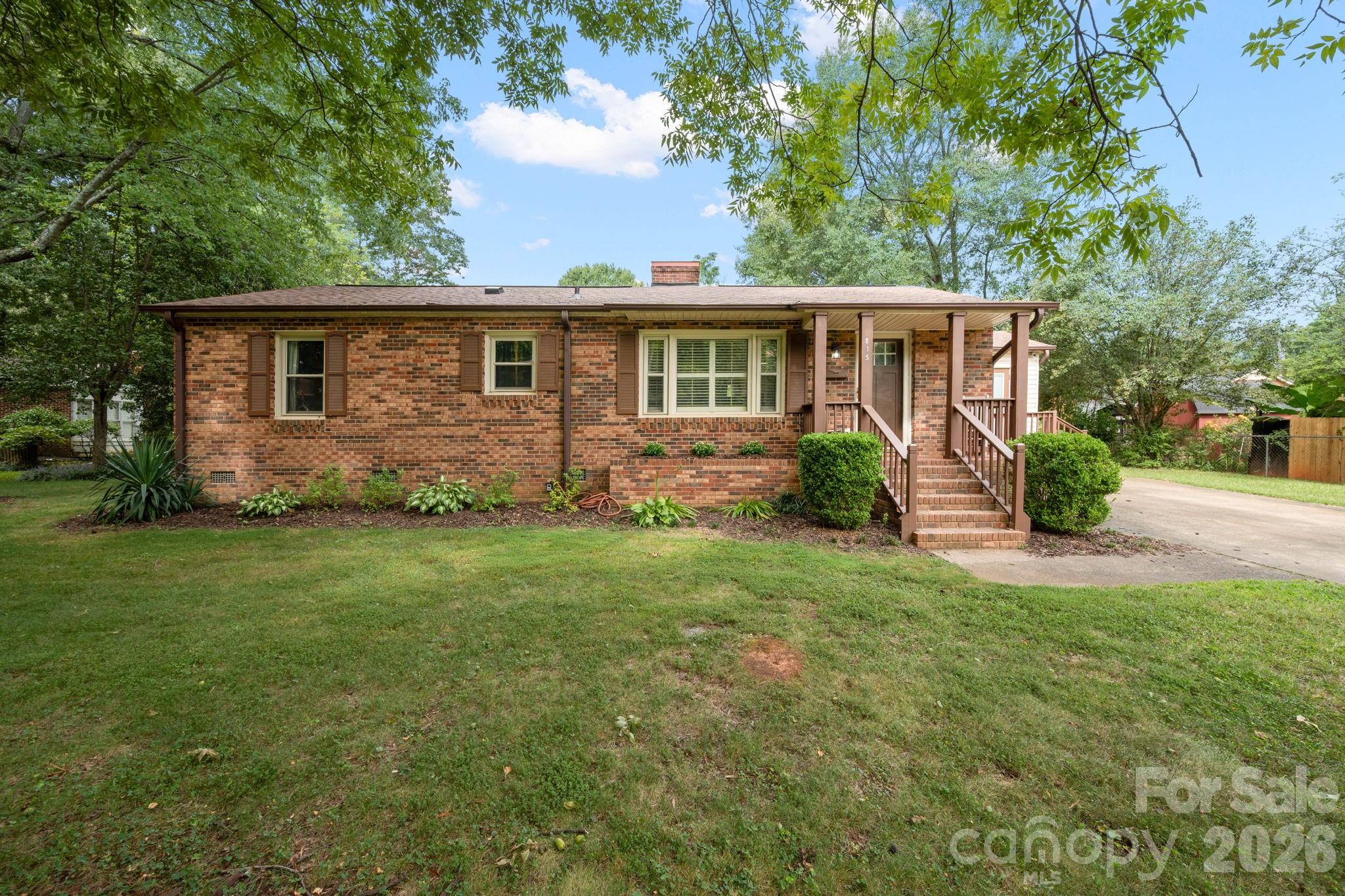 815 Katherine Avenue Property Photo 1