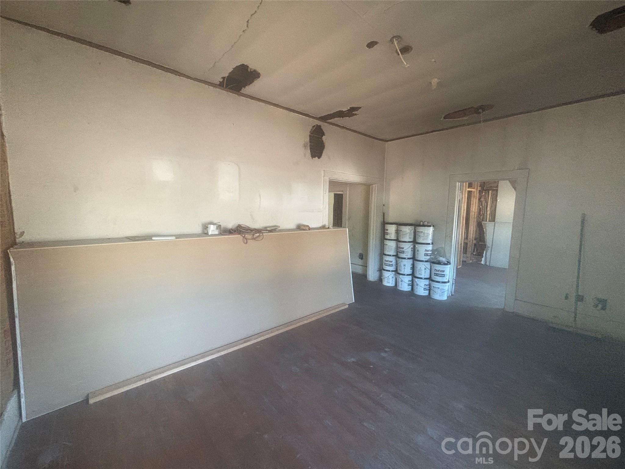 543 Salisbury Street Property Photo 2