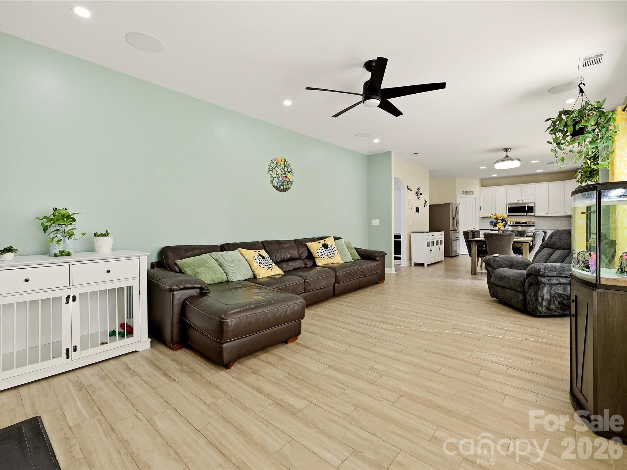 2400 Sierra Chase Drive Property Photo 6
