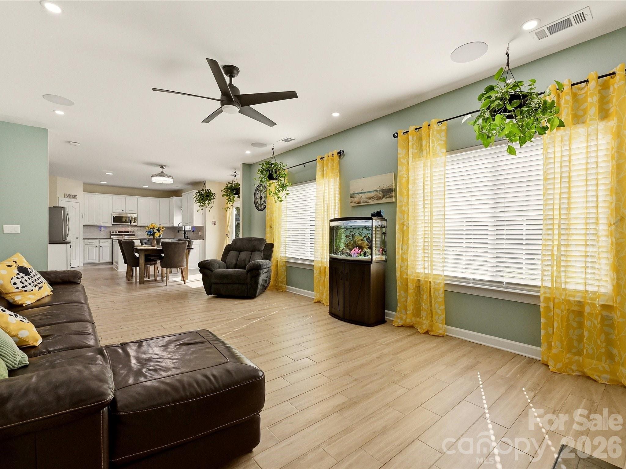 2400 Sierra Chase Drive Property Photo 7