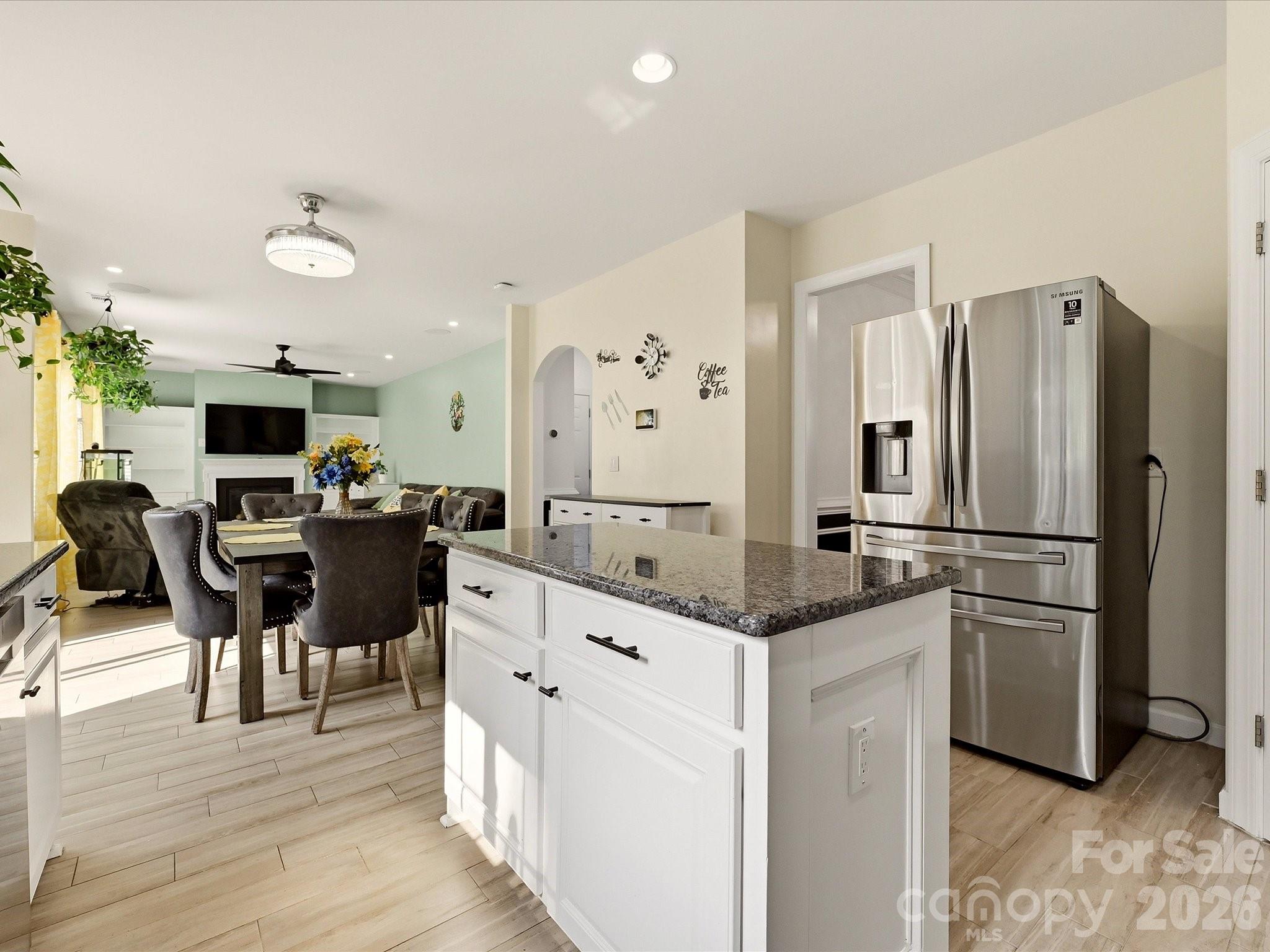 2400 Sierra Chase Drive Property Photo 11