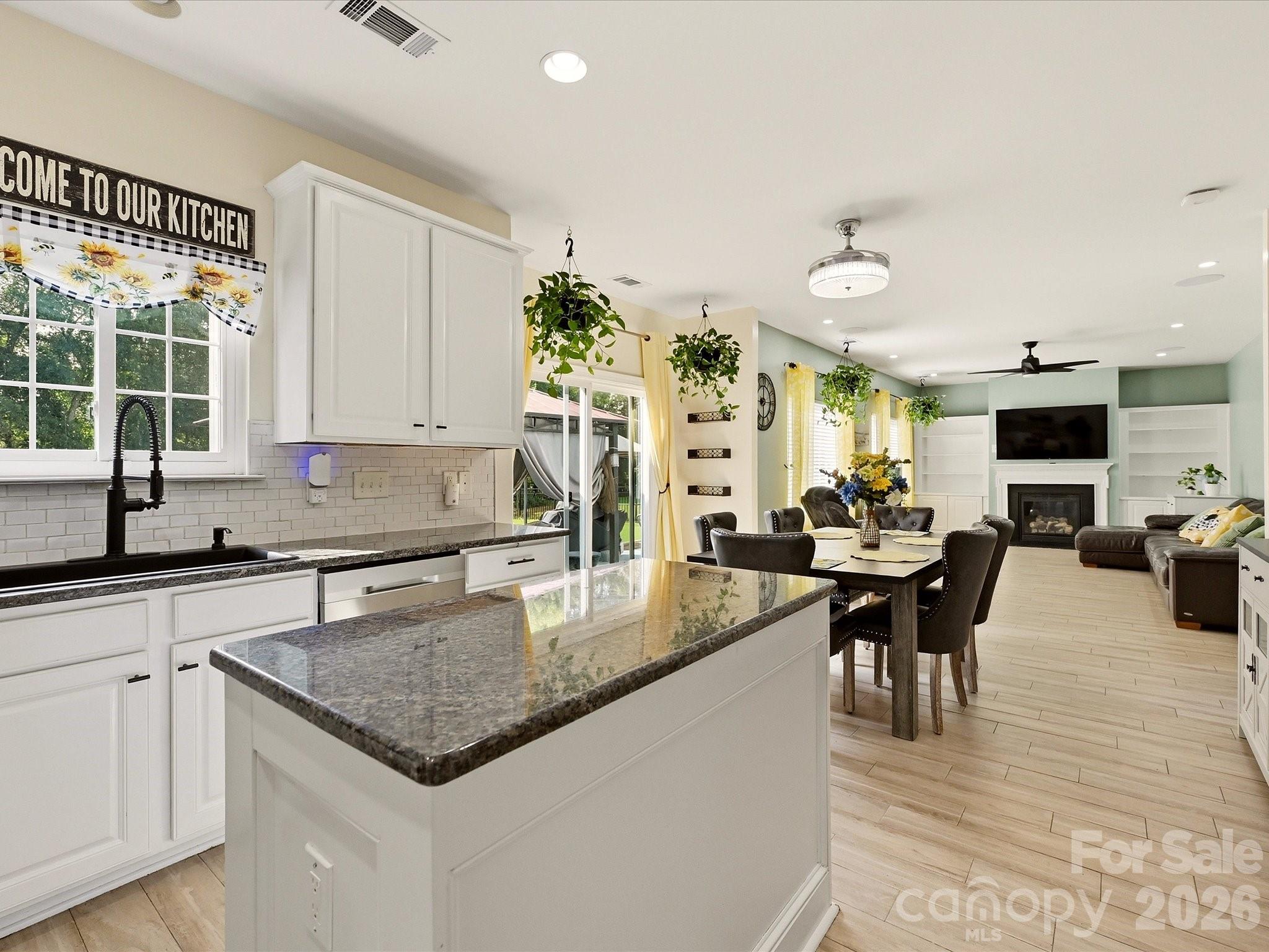 2400 Sierra Chase Drive Property Photo 12