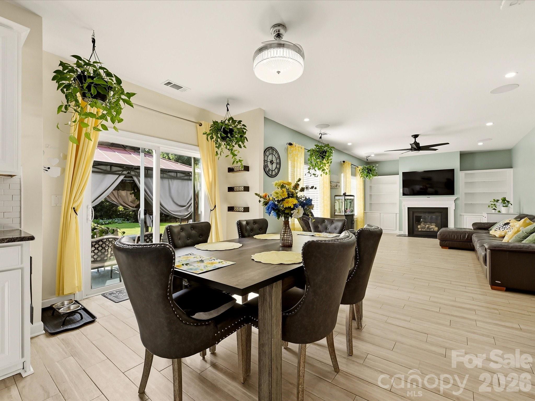 2400 Sierra Chase Drive Property Photo 13