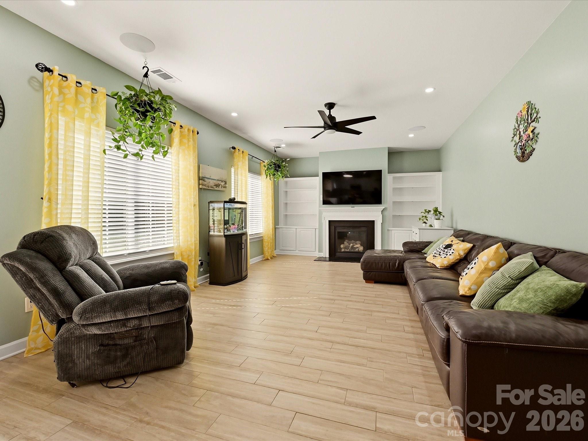 2400 Sierra Chase Drive Property Photo 14