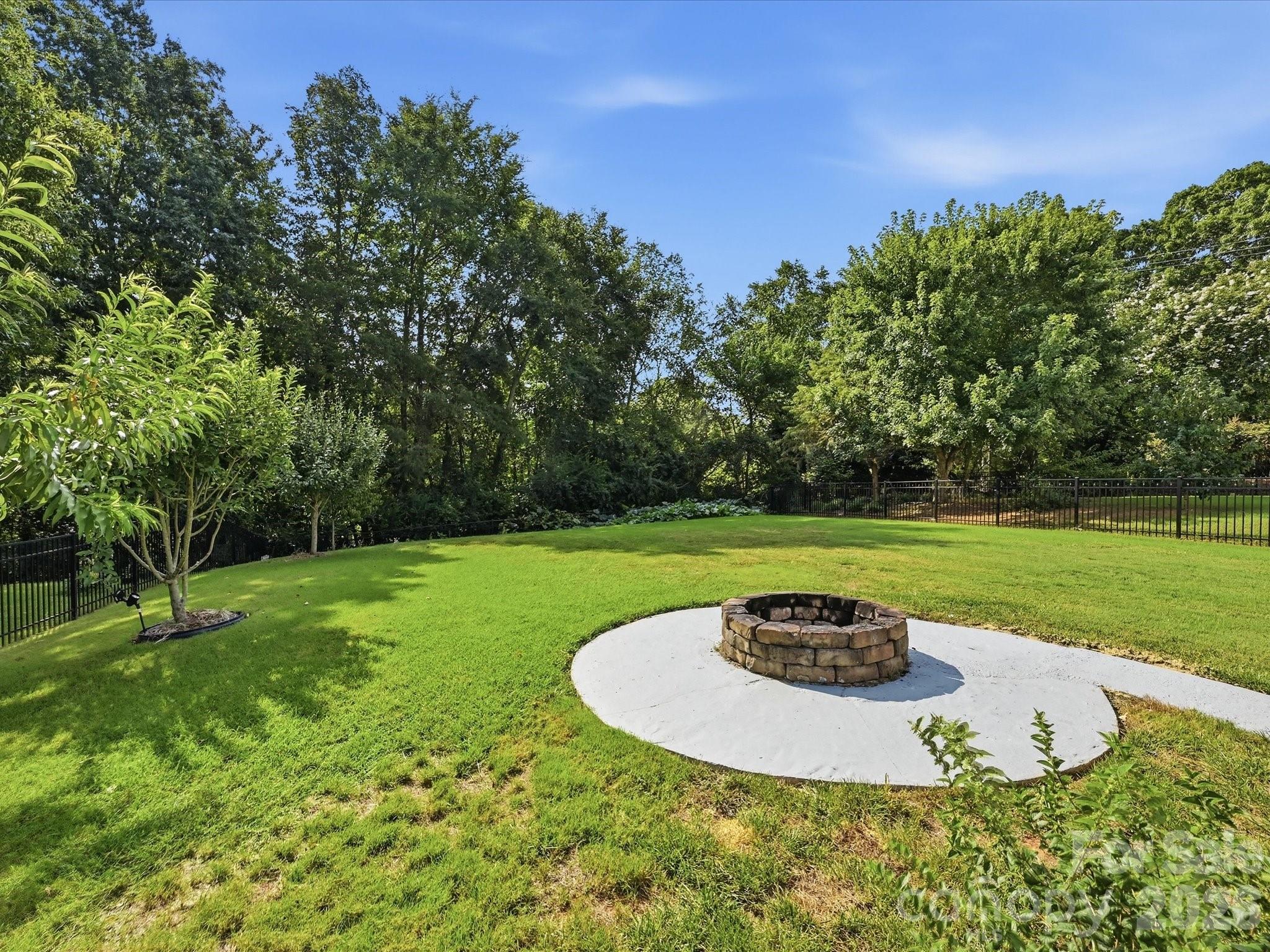 2400 Sierra Chase Drive Property Photo 30