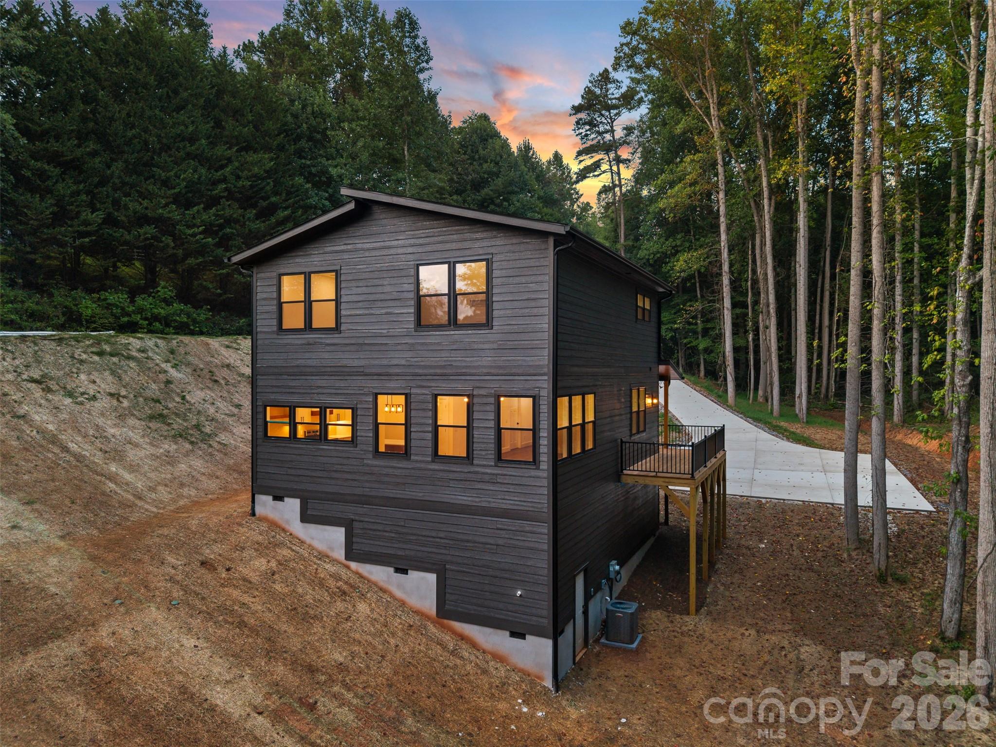 129 Quiet Woods Drive Property Photo 4