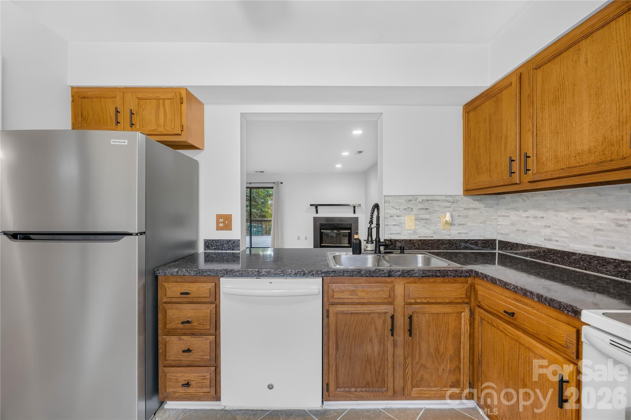 8426 Rust Wood Place Property Photo 6