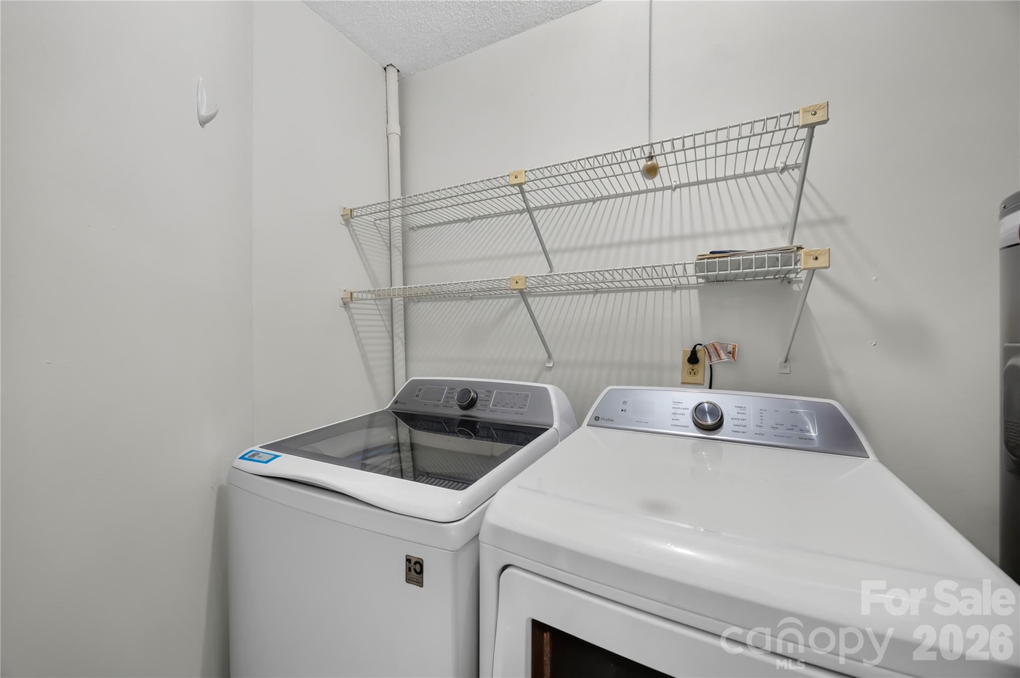 8426 Rust Wood Place Property Photo 9