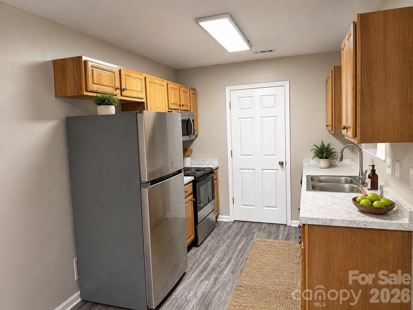 4723 Palm Breeze Lane Property Photo 3