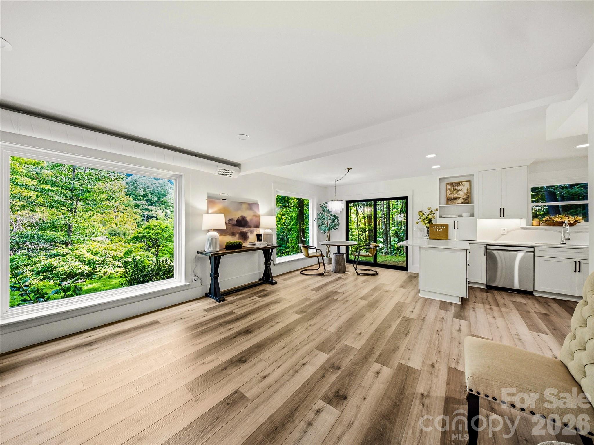 81 Summer Trees Lane Property Photo 8
