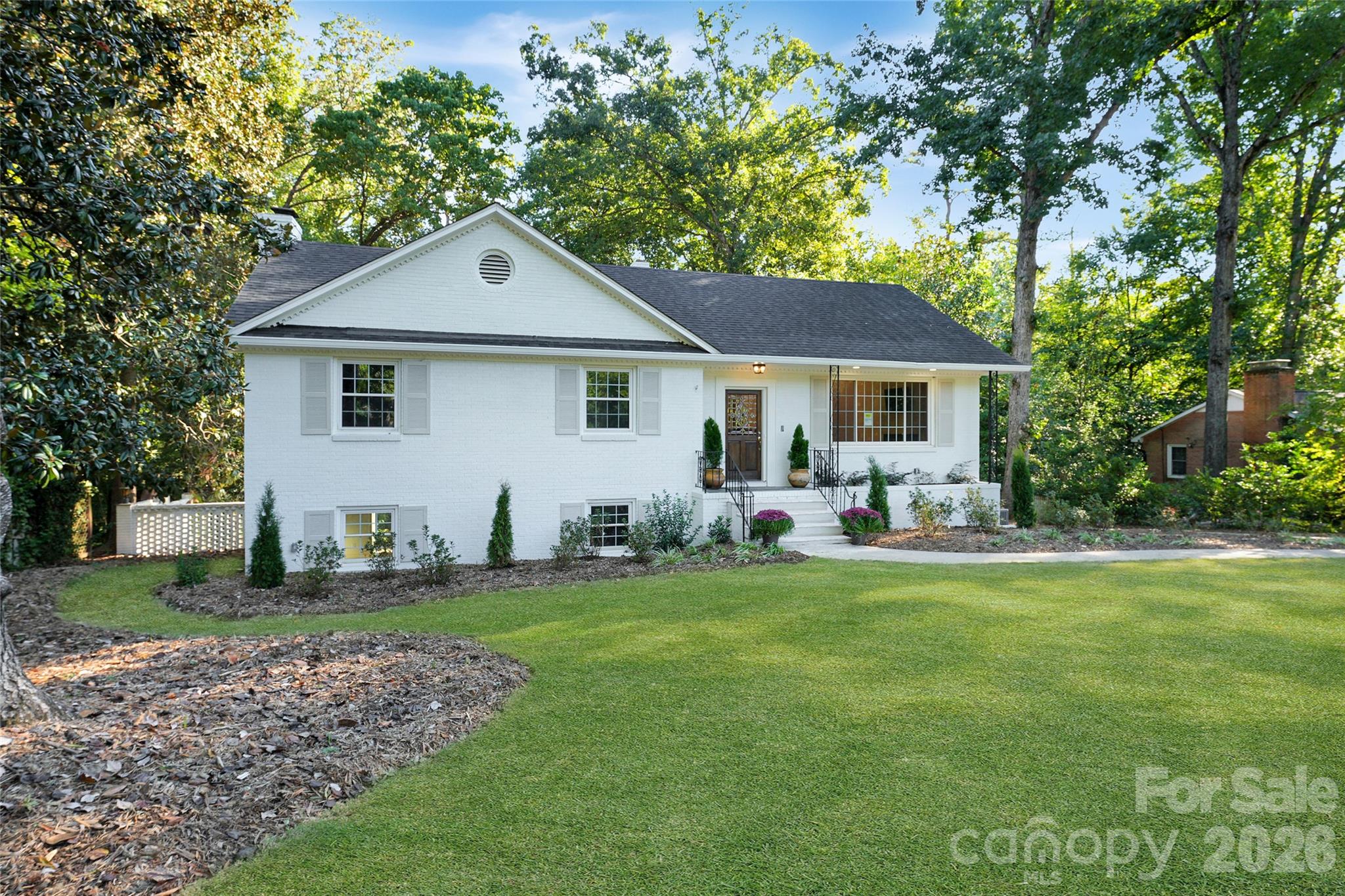7527 Gayle Avenue Property Photo 2