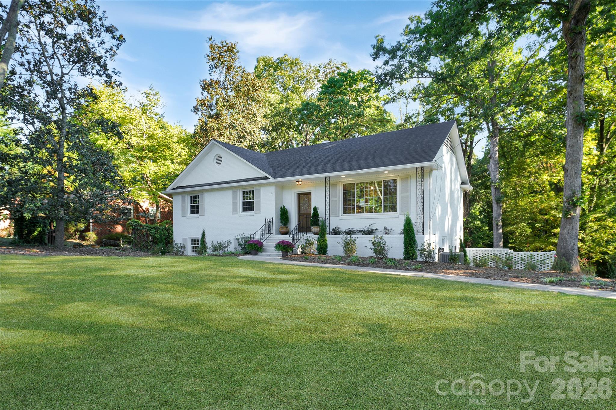7527 Gayle Avenue Property Photo 3