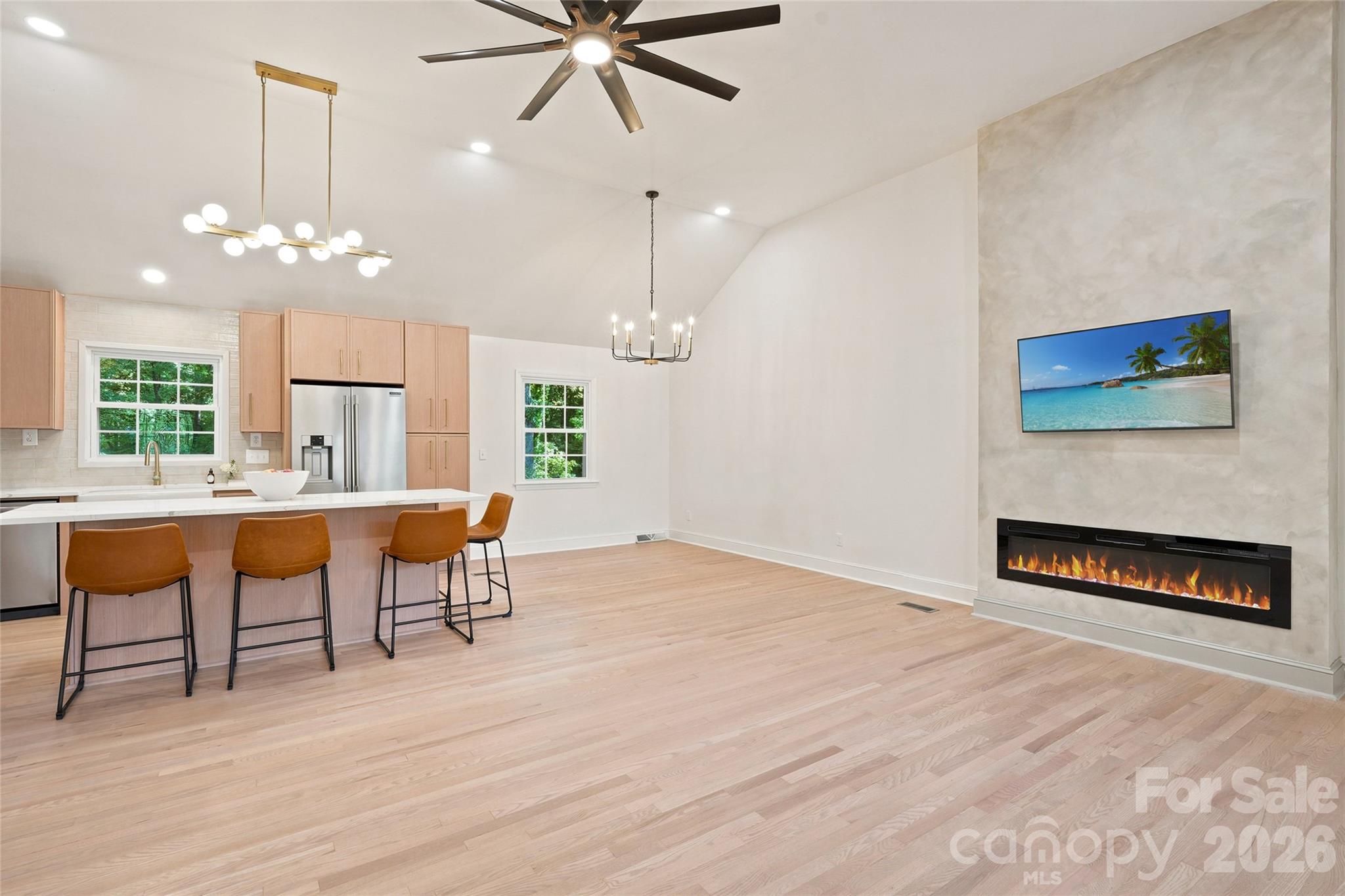 7527 Gayle Avenue Property Photo 8