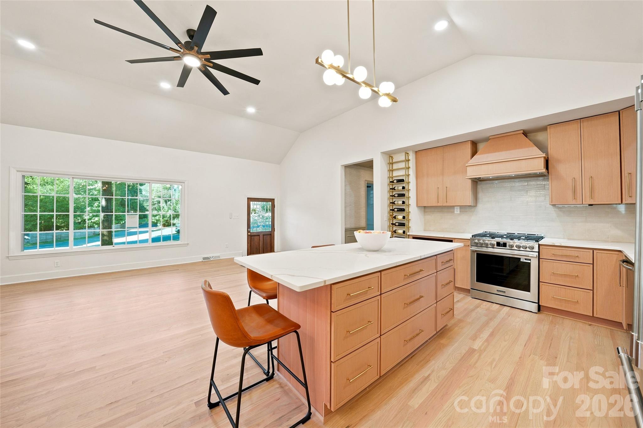 7527 Gayle Avenue Property Photo 9