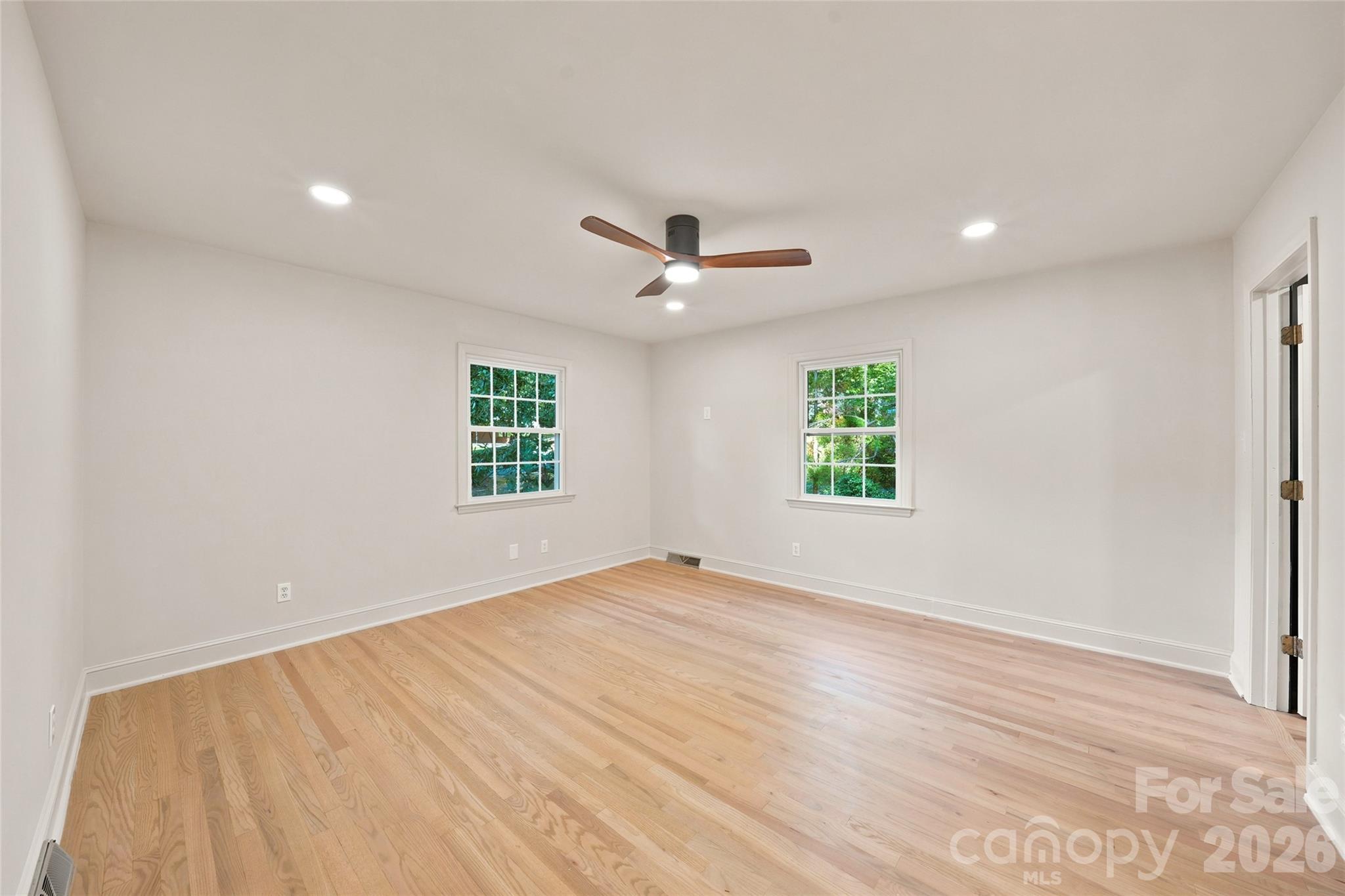 7527 Gayle Avenue Property Photo 24