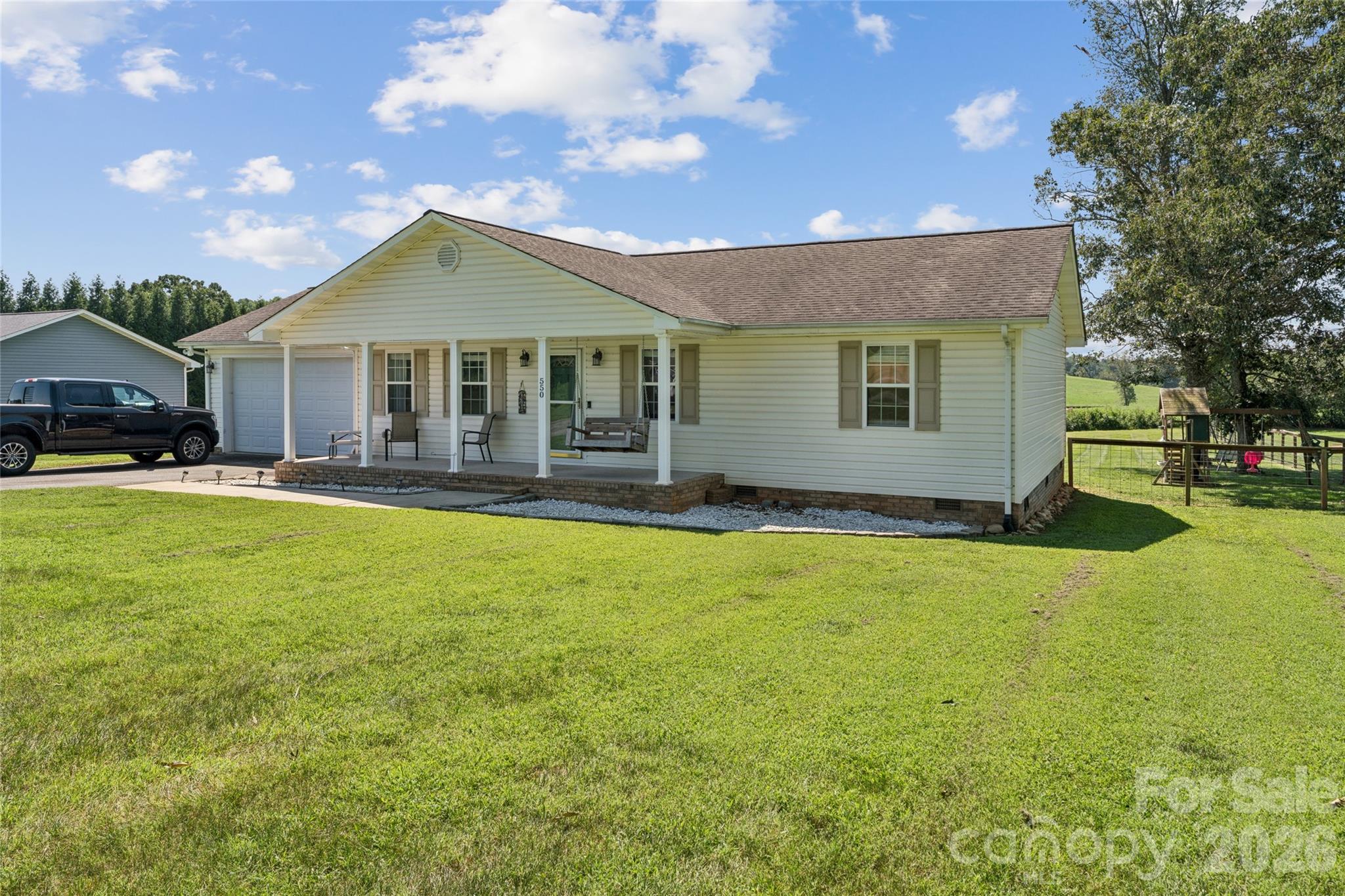 550 Stable Brook Lane Property Photo 1