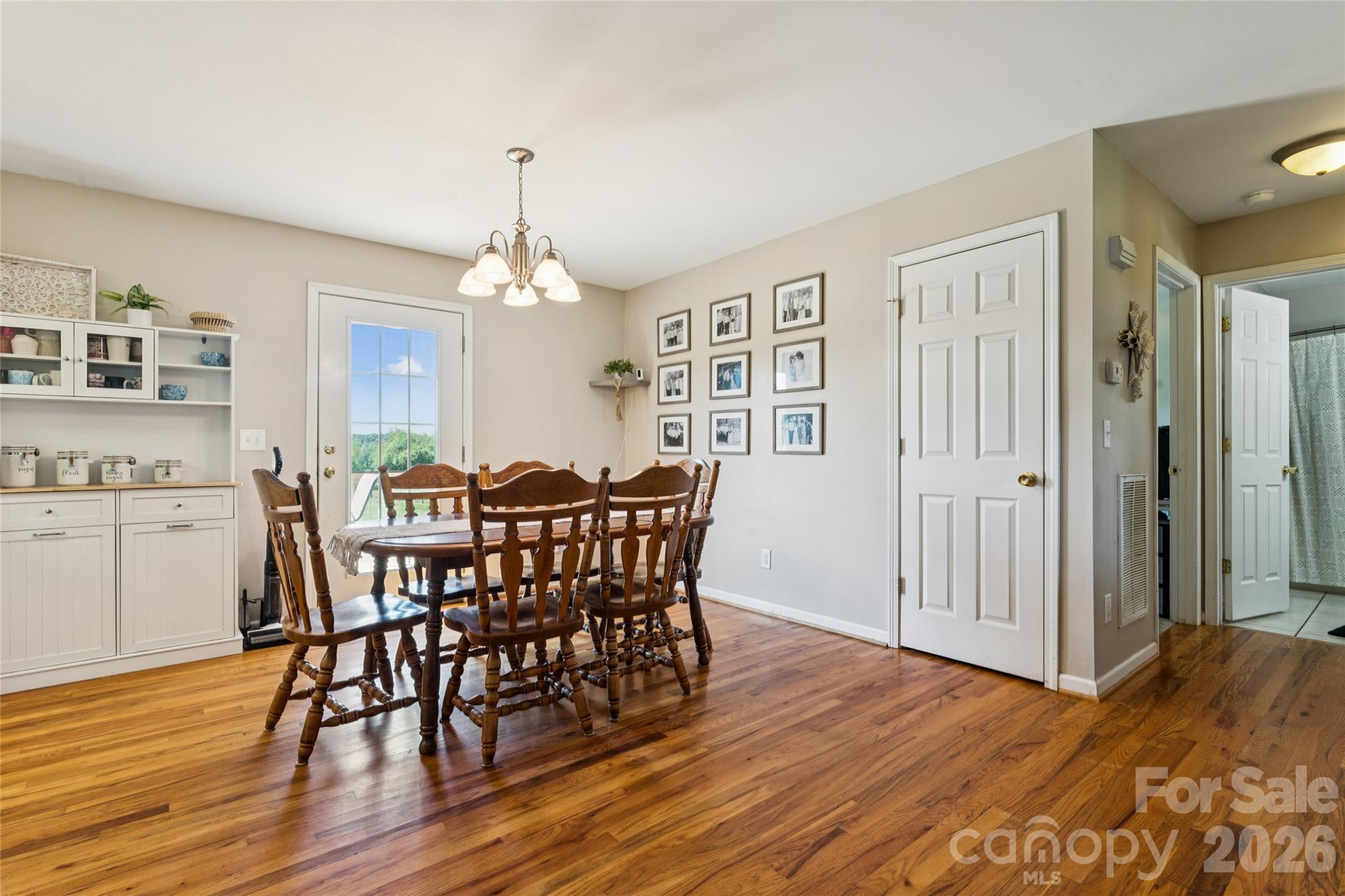 550 Stable Brook Lane Property Photo 9
