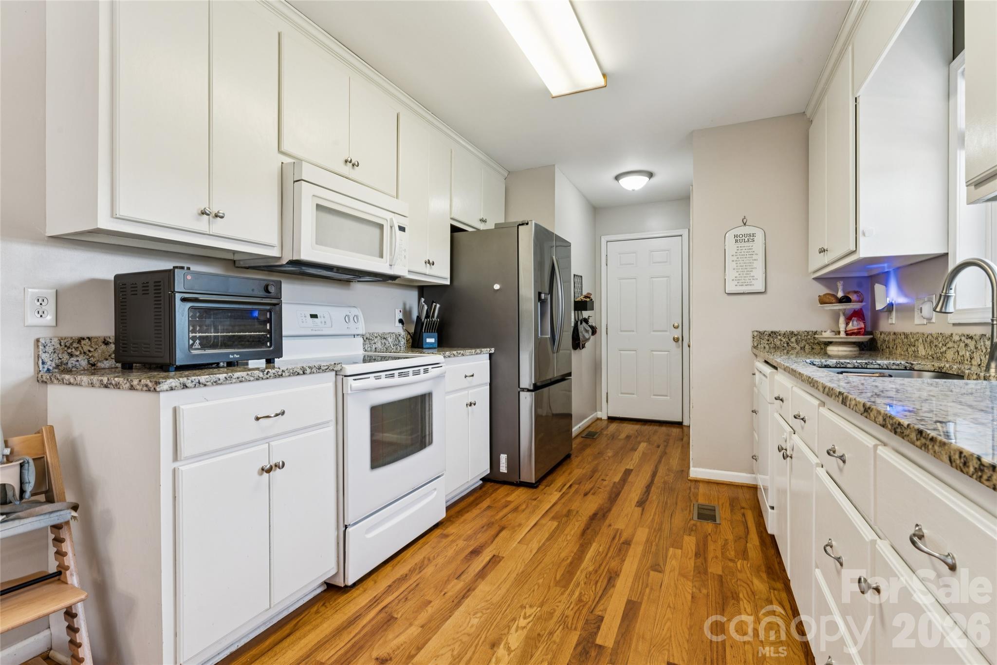 550 Stable Brook Lane Property Photo 12