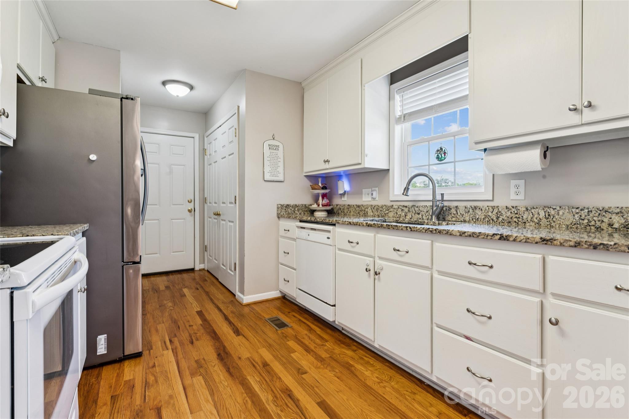 550 Stable Brook Lane Property Photo 13
