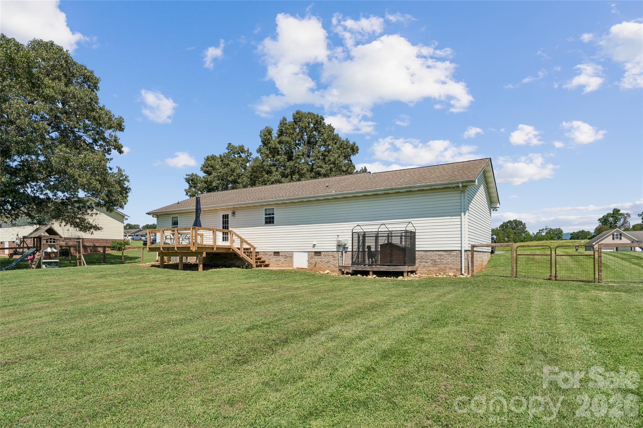 550 Stable Brook Lane Property Photo 28