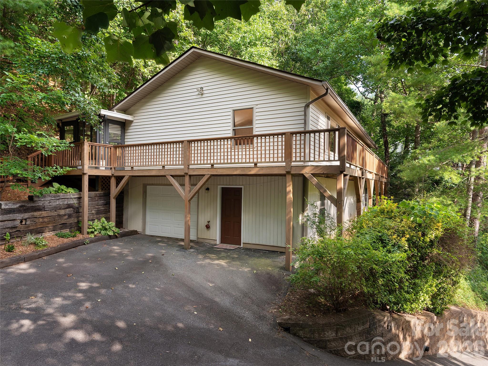 63 Independence Boulevard Property Photo 1