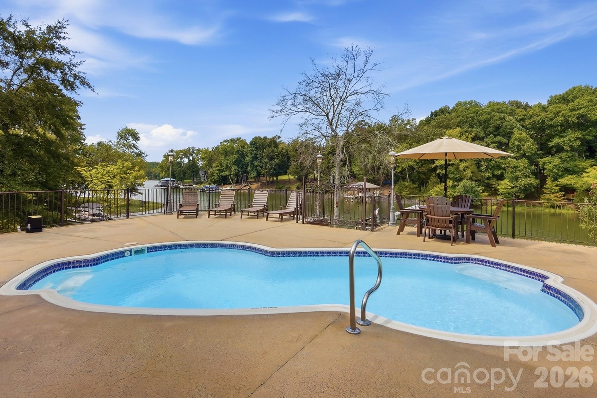 2725 Windswept Cove Property Photo 6