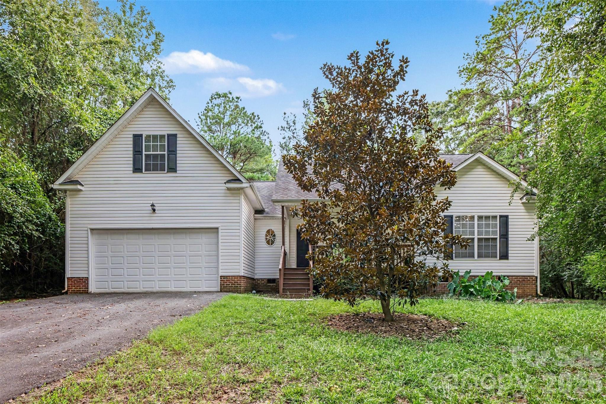 9223 Ladson Road Property Photo 1
