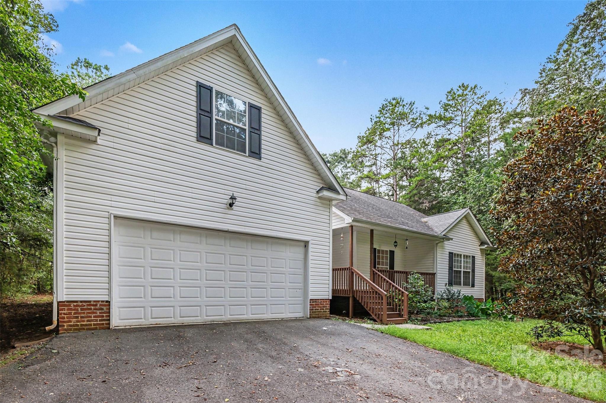 9223 Ladson Road Property Photo 2