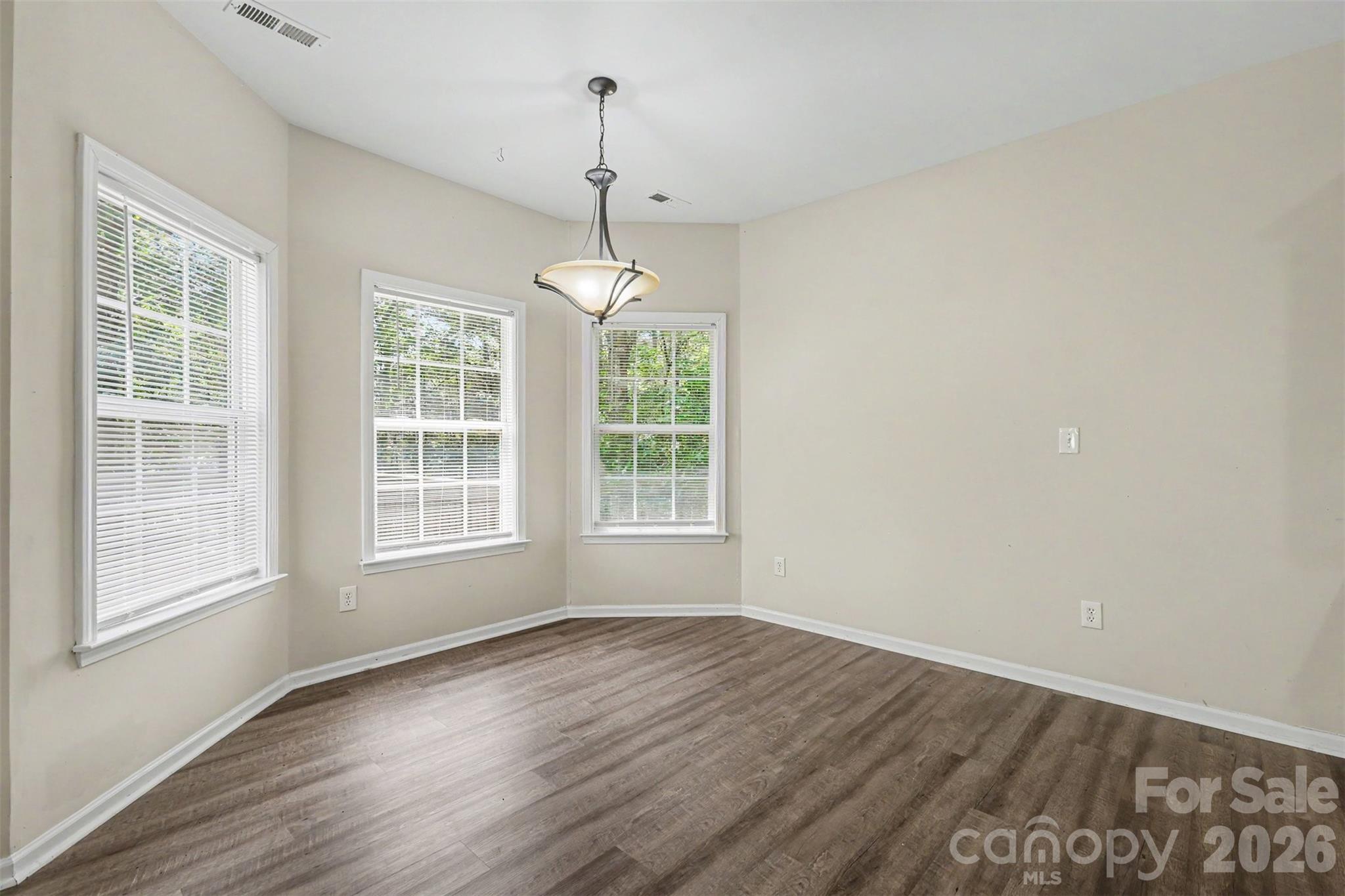 9223 Ladson Road Property Photo 10