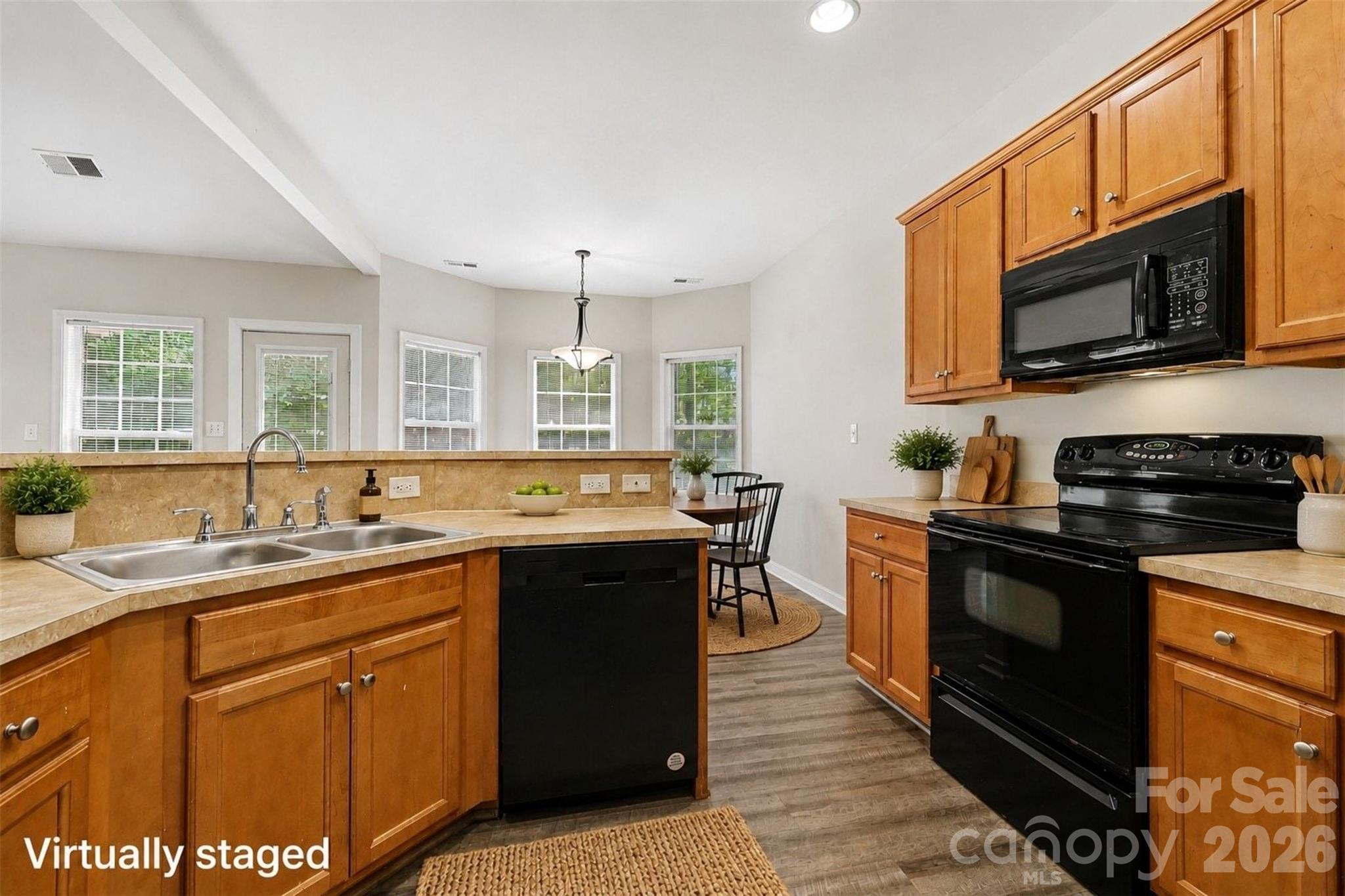 9223 Ladson Road Property Photo 14