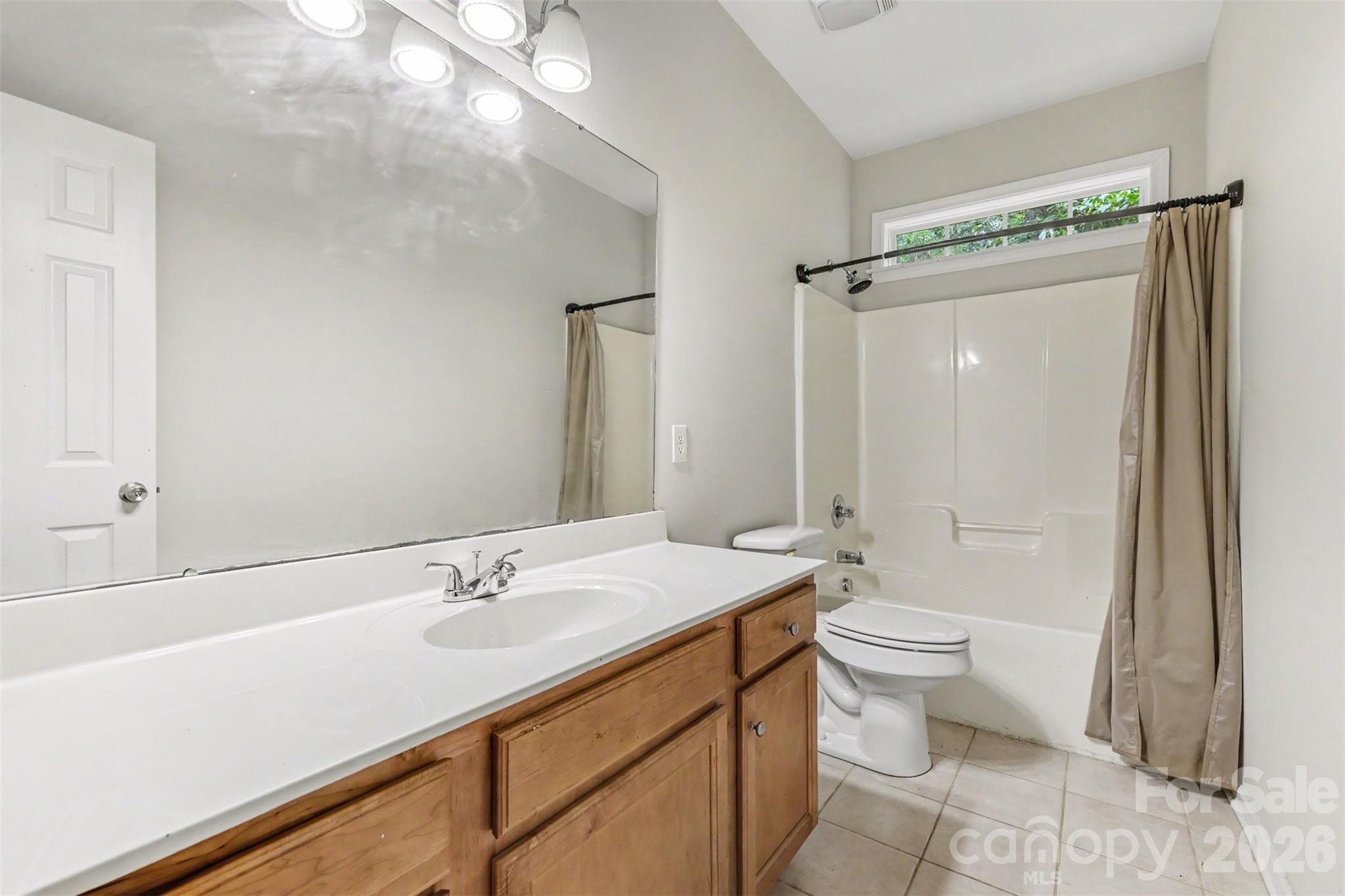 9223 Ladson Road Property Photo 23