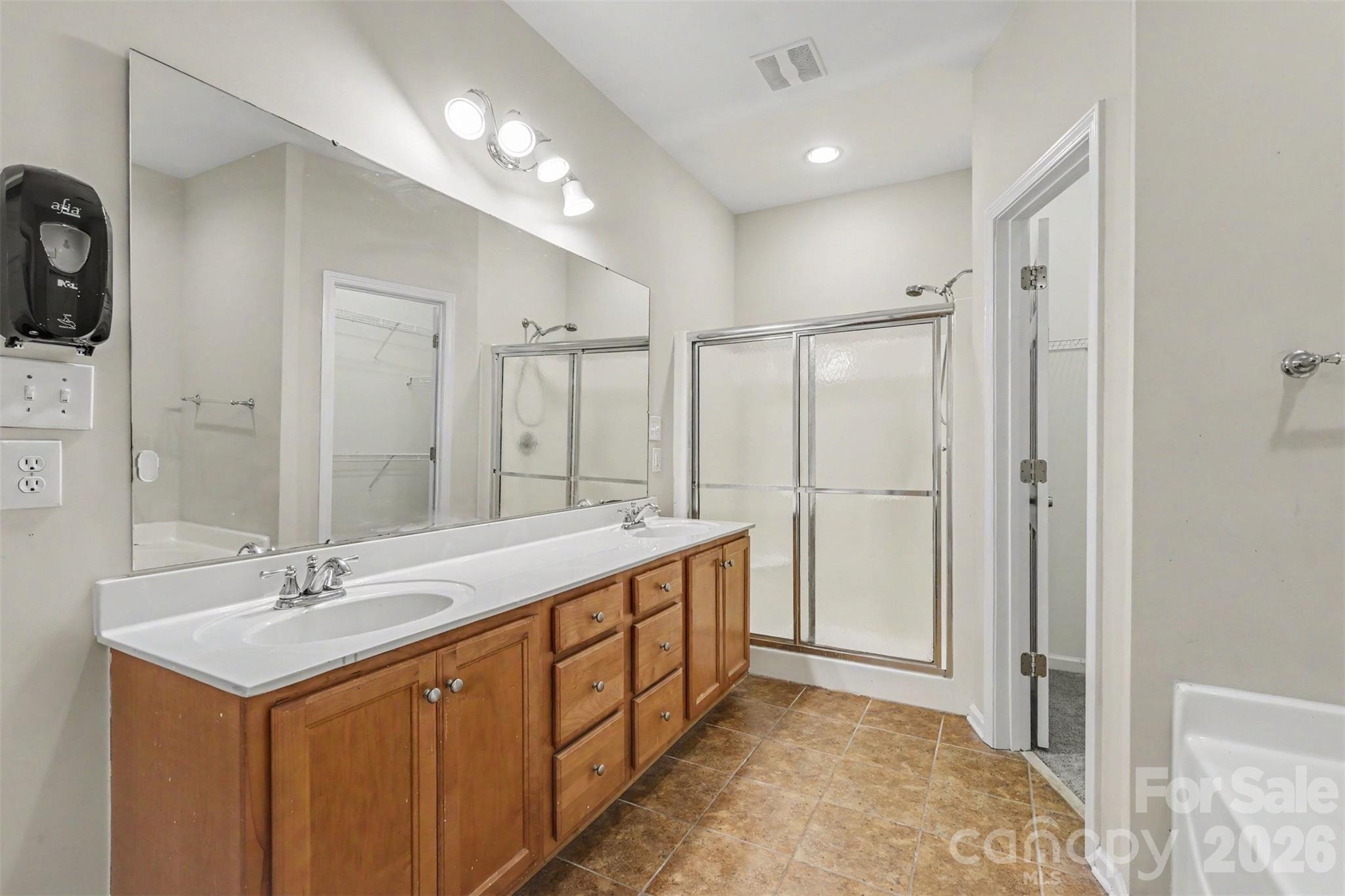 9223 Ladson Road Property Photo 27