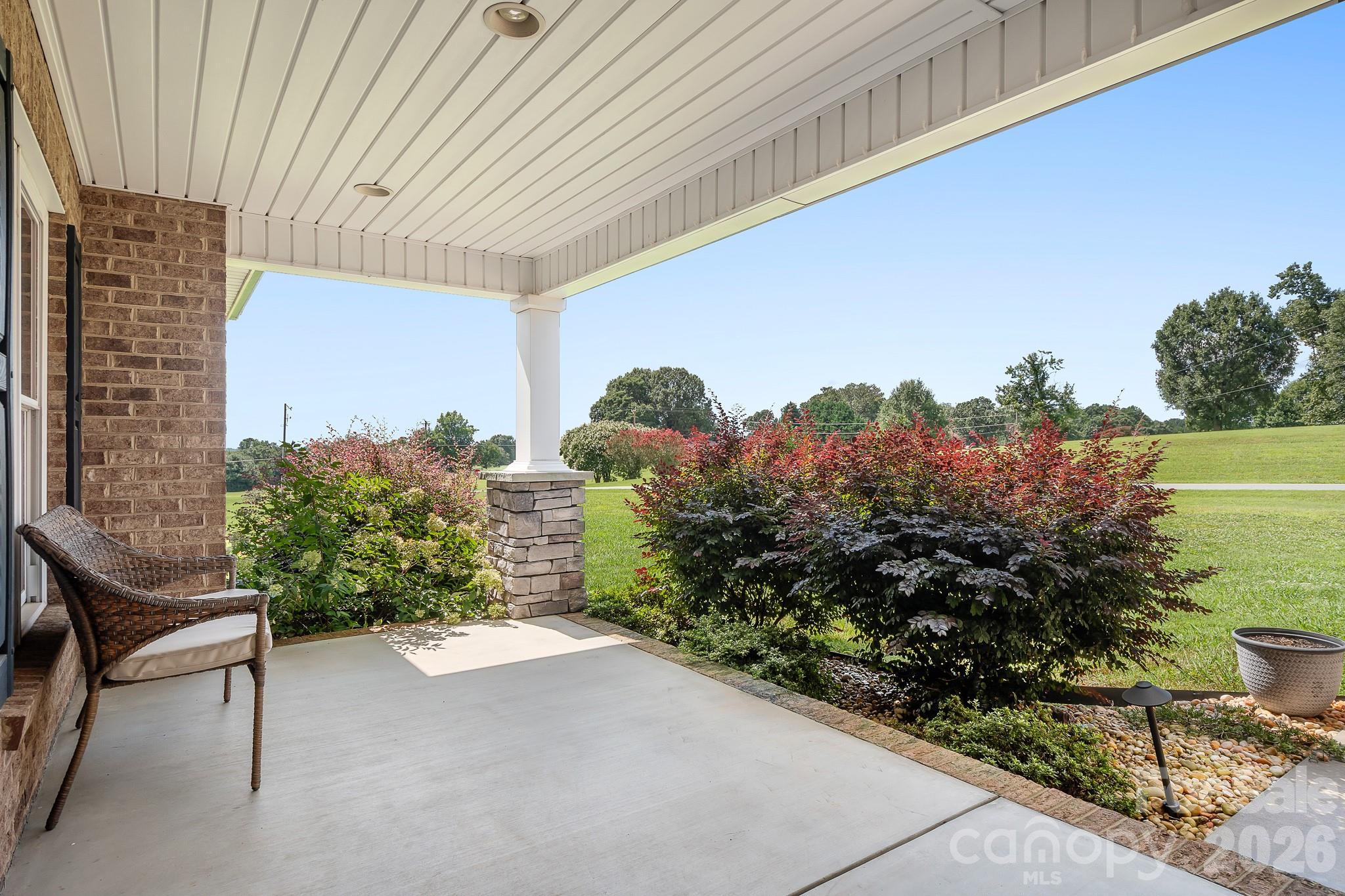 2261 Eva Court Property Photo 5