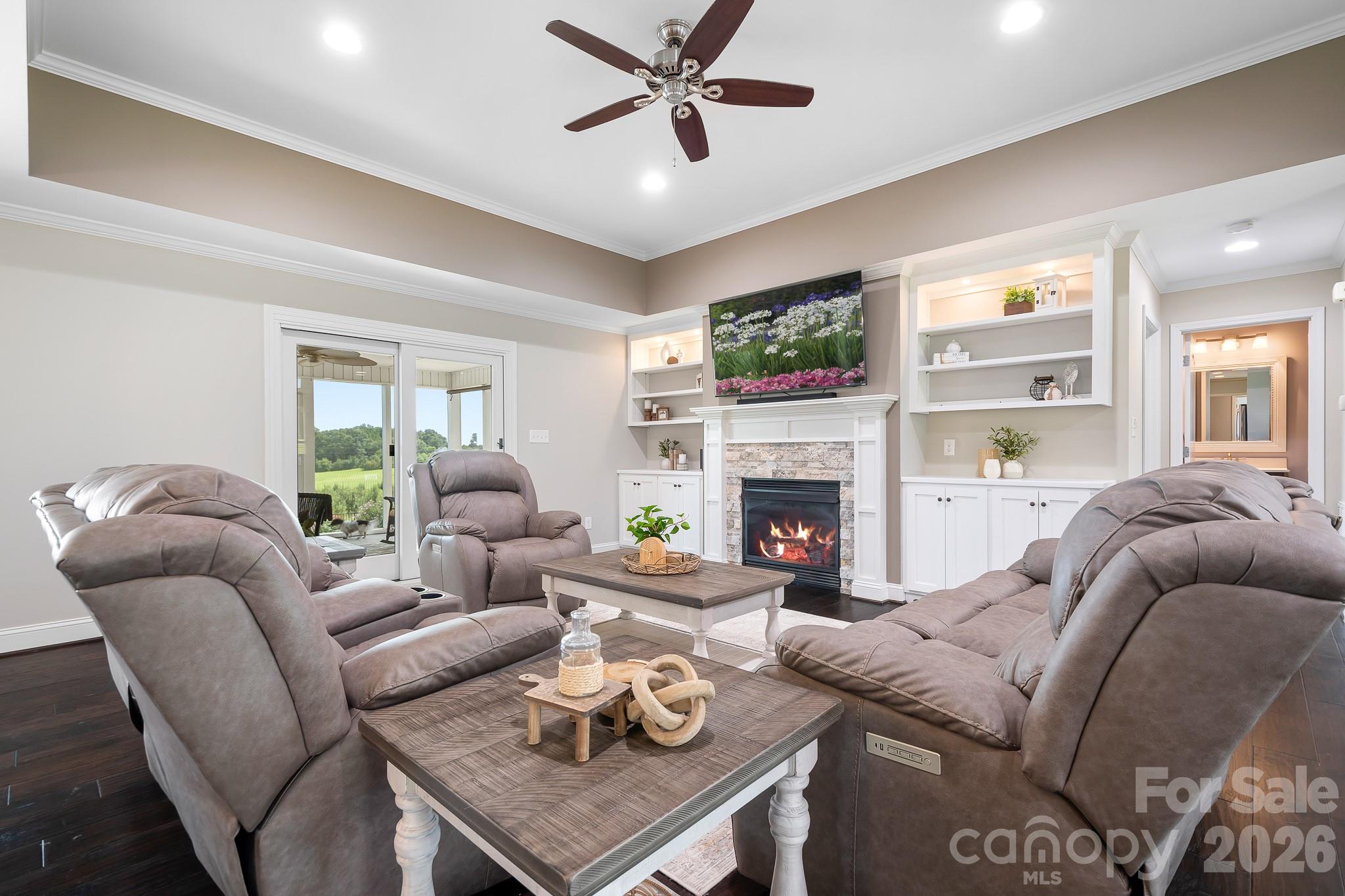 2261 Eva Court Property Photo 9