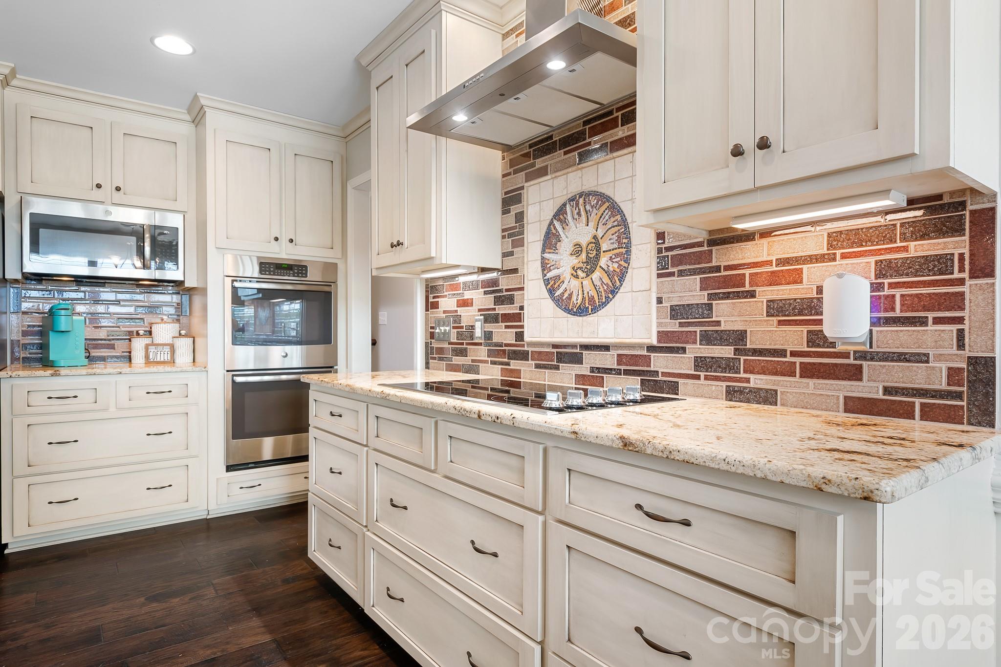 2261 Eva Court Property Photo 11