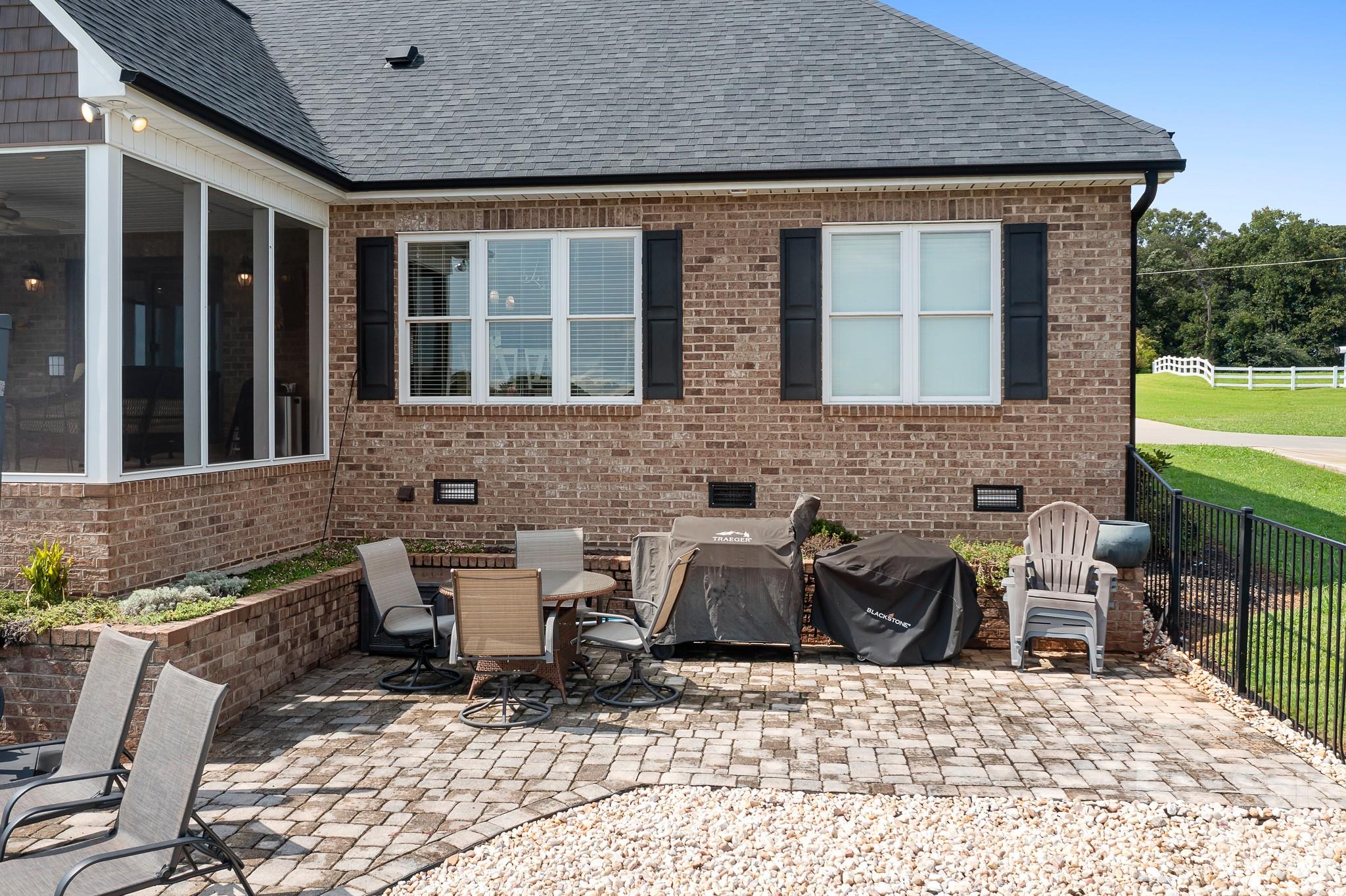 2261 Eva Court Property Photo 26