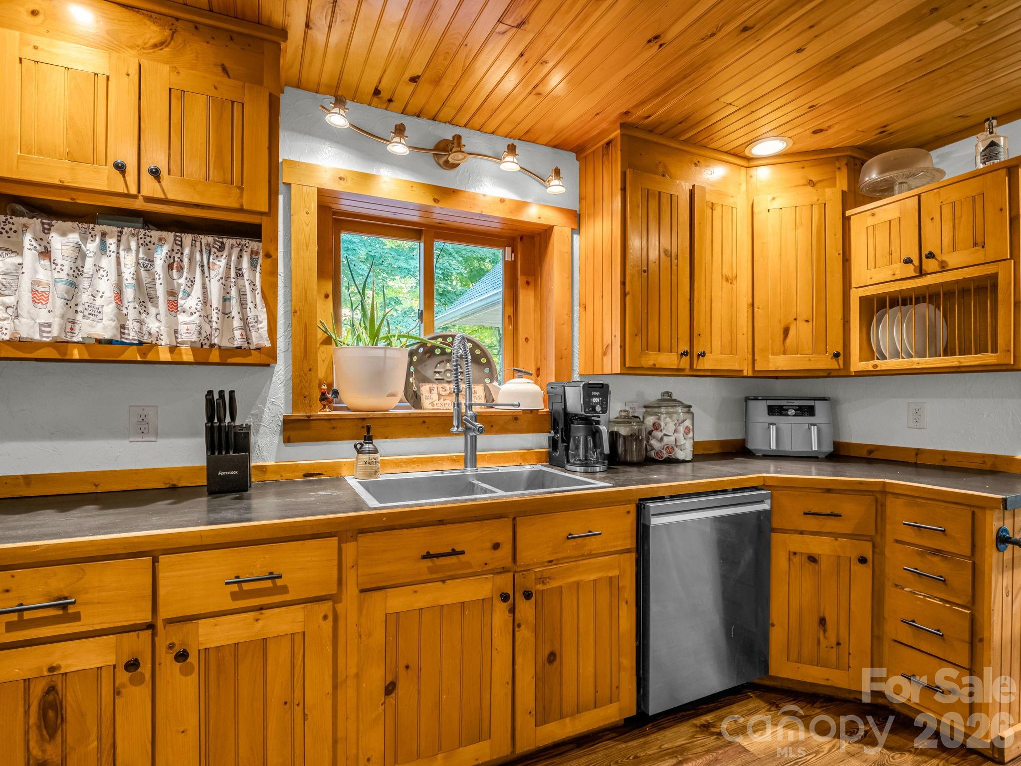 209 Chrysalis Lane Property Photo 14