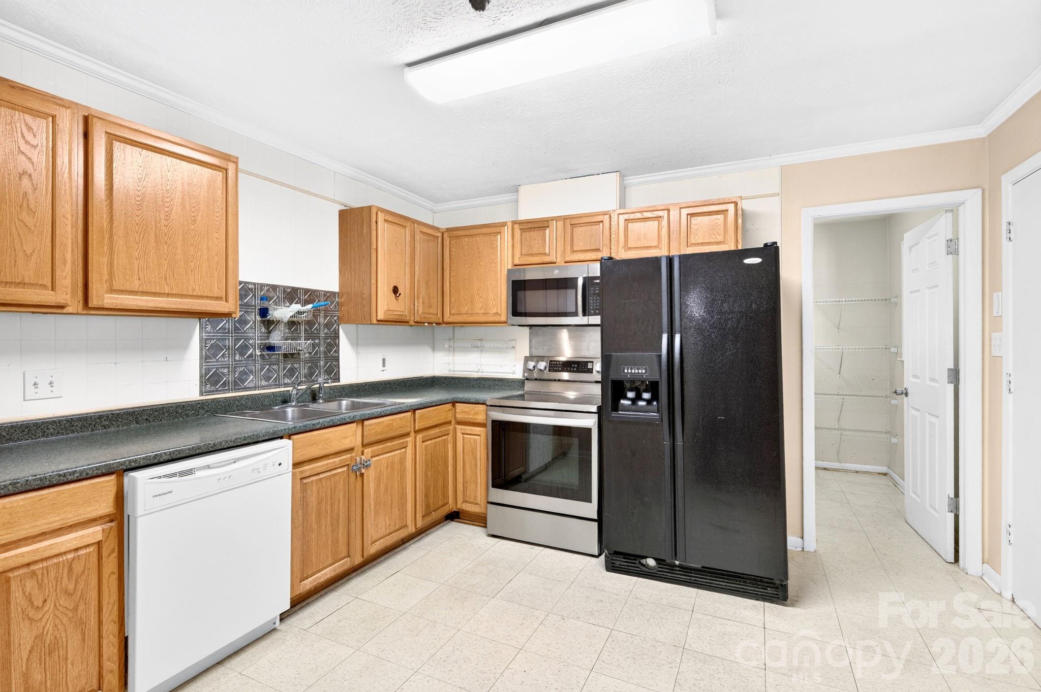 483 Caribou Road Property Photo 10